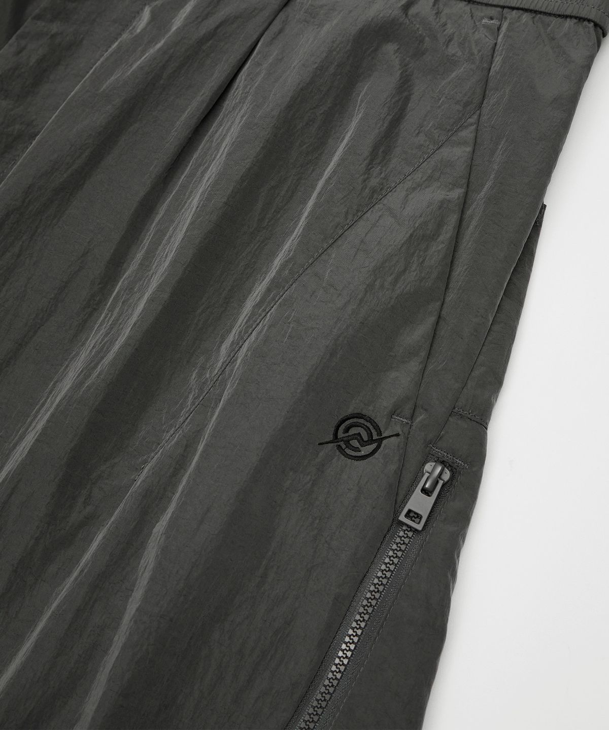 칼라파타르(KALAPATTHAR) Light Weight Holographic String Cargo Pants - GRAY