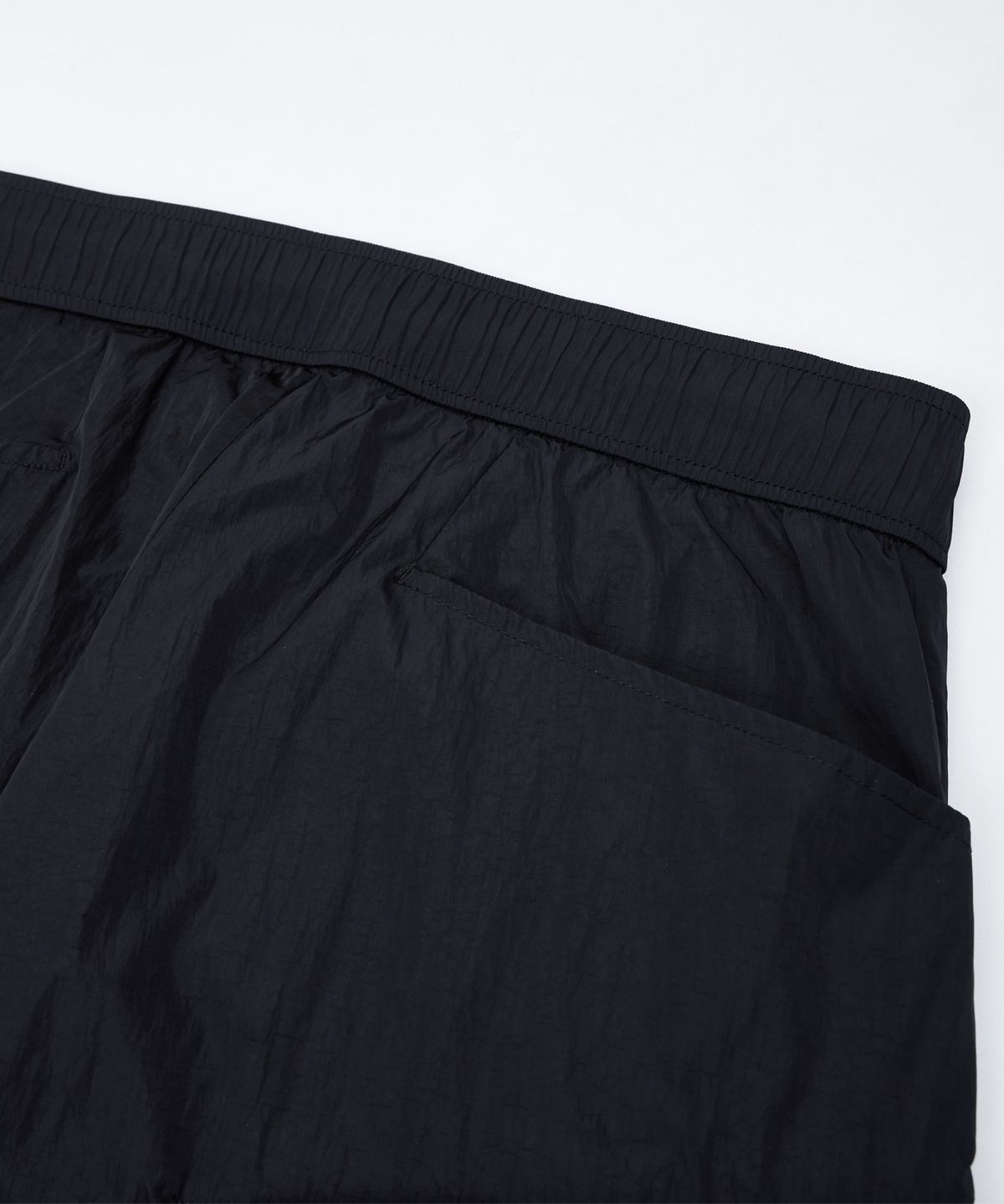 칼라파타르(KALAPATTHAR) Light Weight Holographic String Cargo Pants - BLACK