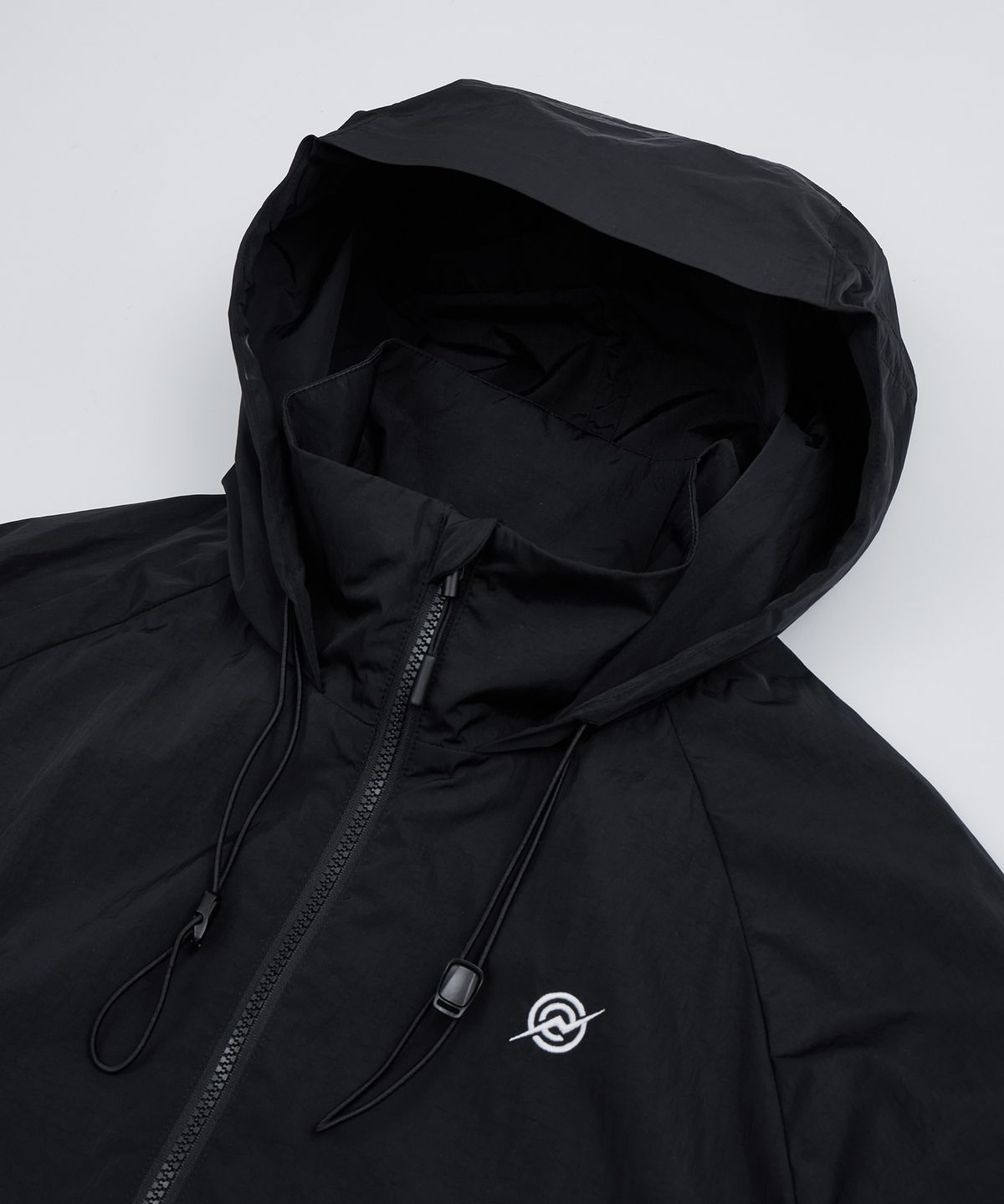칼라파타르(KALAPATTHAR) Light Weight Holographic Detachable Windbreaker - BLACK