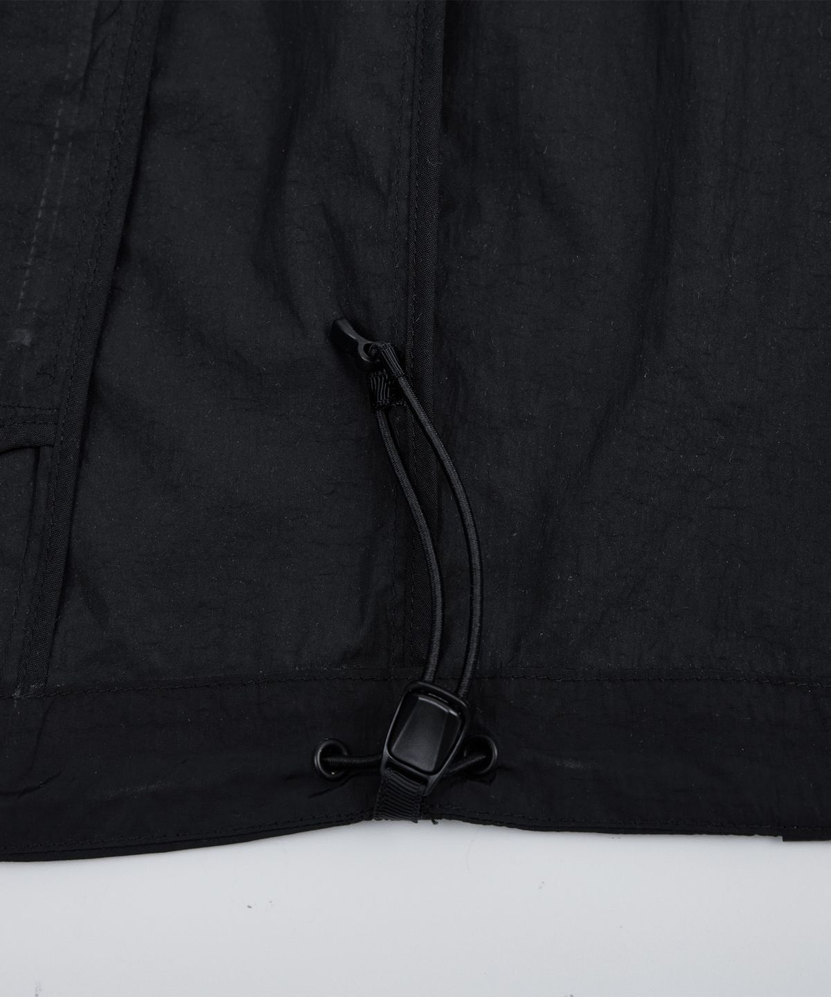 칼라파타르(KALAPATTHAR) Light Weight Holographic Detachable Windbreaker - BLACK