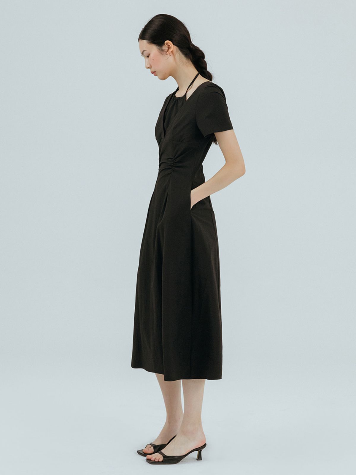 에트몽(ETMON) Halter-Neck Shirring Dress, Black