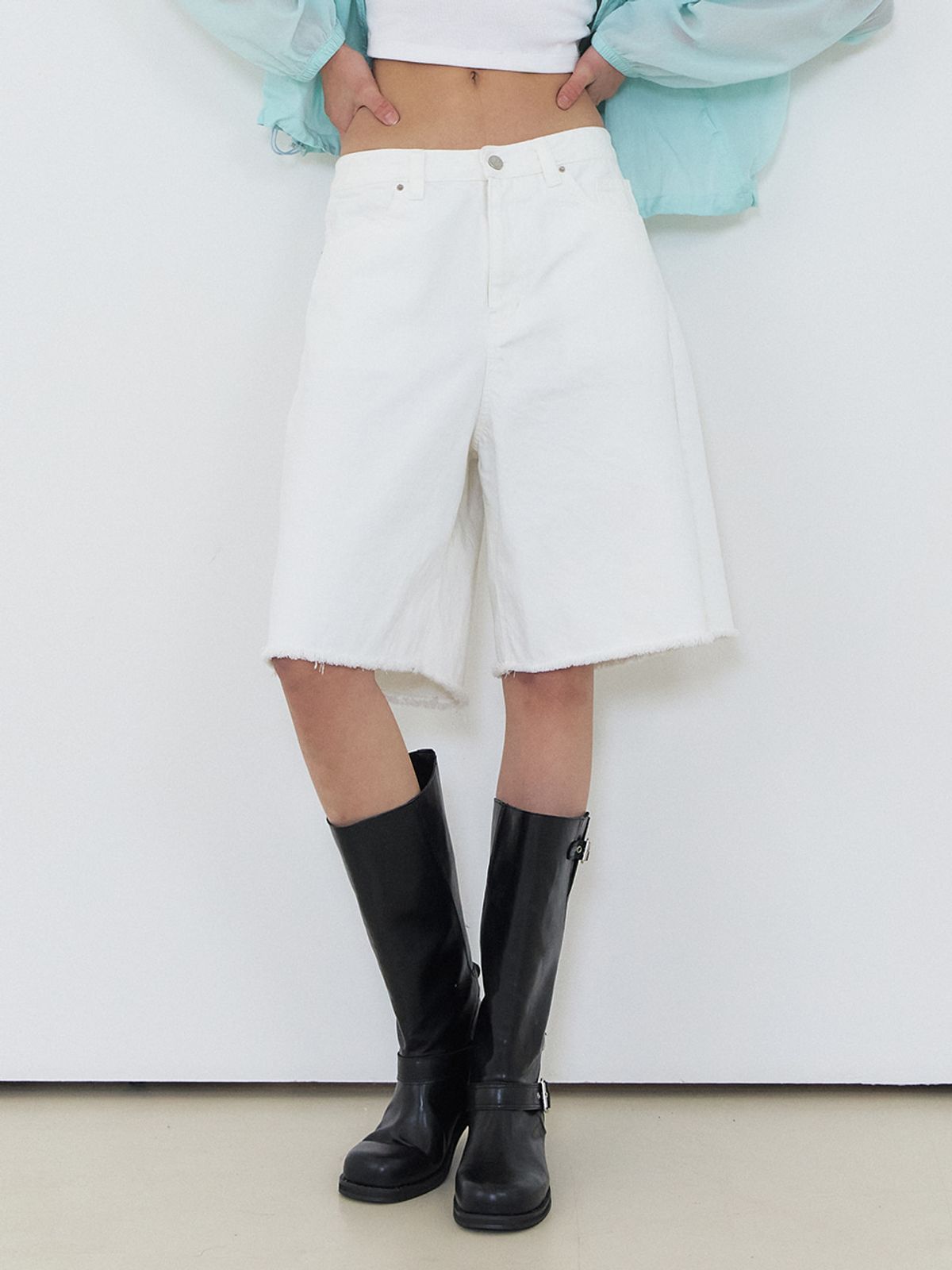 에트몽(ETMON) Bermuda Denim Pants White