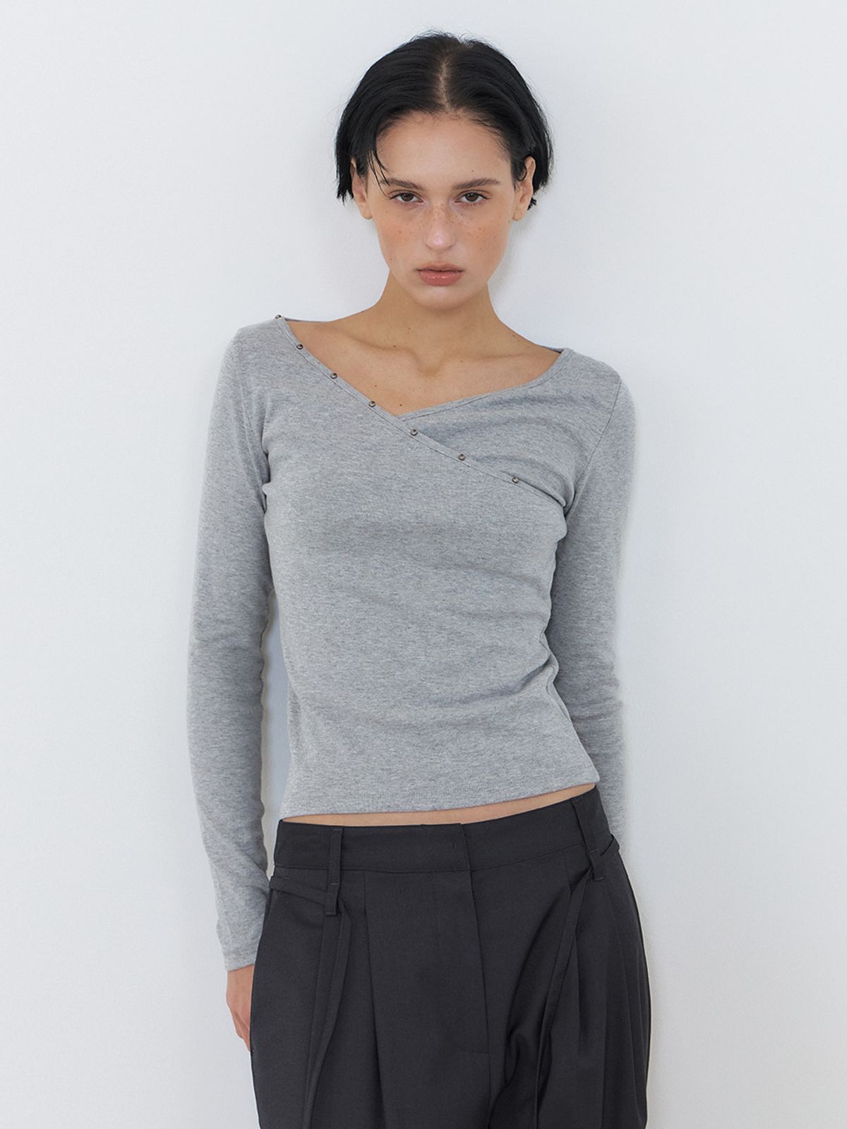 에트몽(ETMON) Wrap Stud T-Shirt, Grey