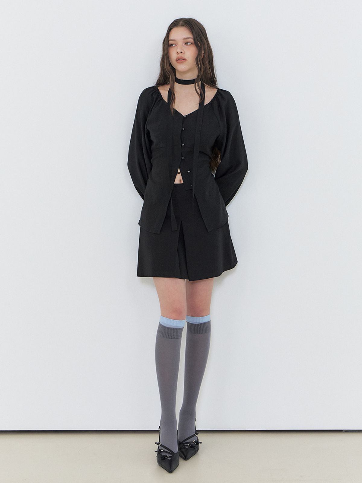 에트몽(ETMON) Scarf V-Neck Blouse, Black