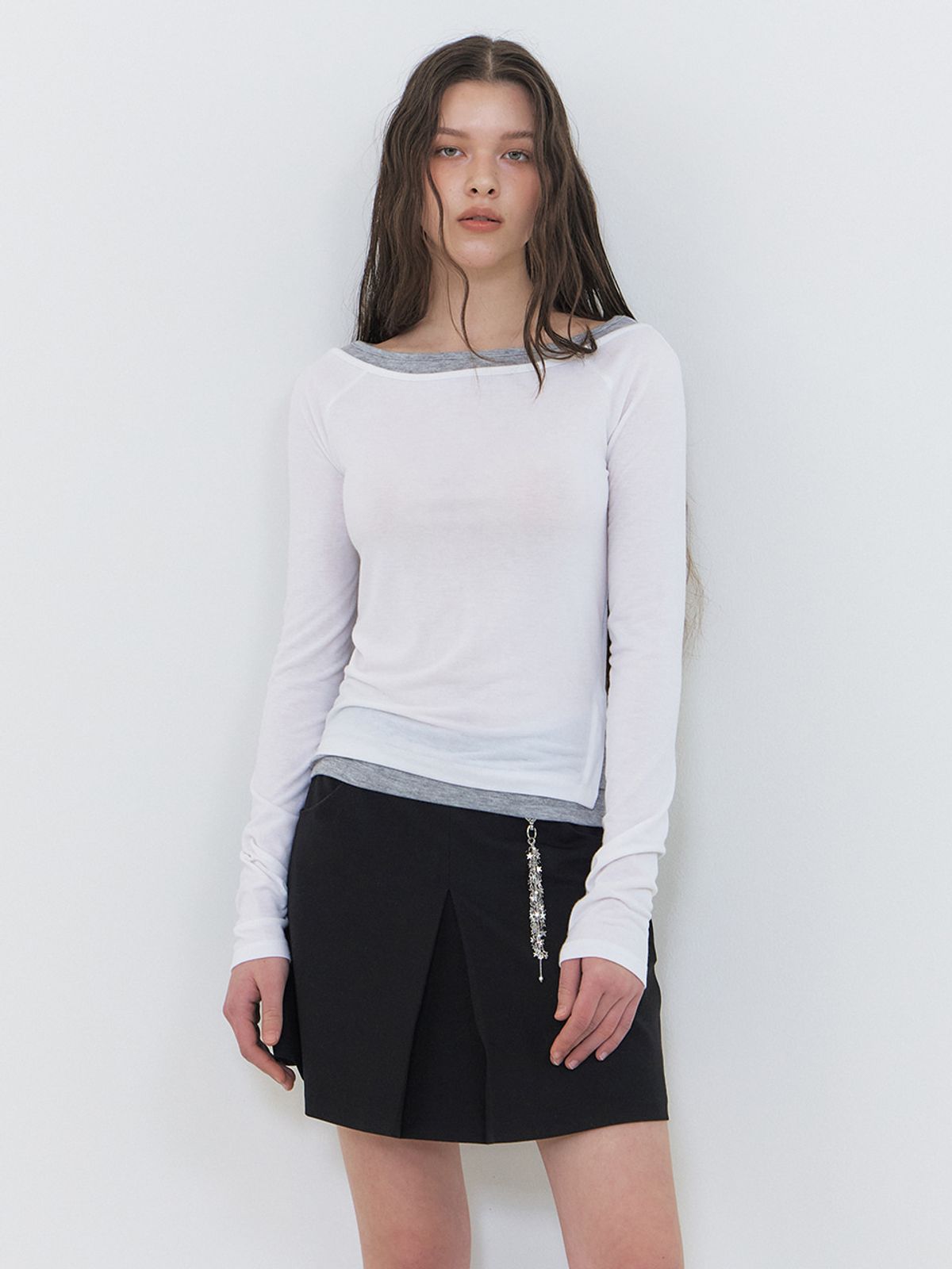 에트몽(ETMON) Inverted Pleats Mini Skirt, Black