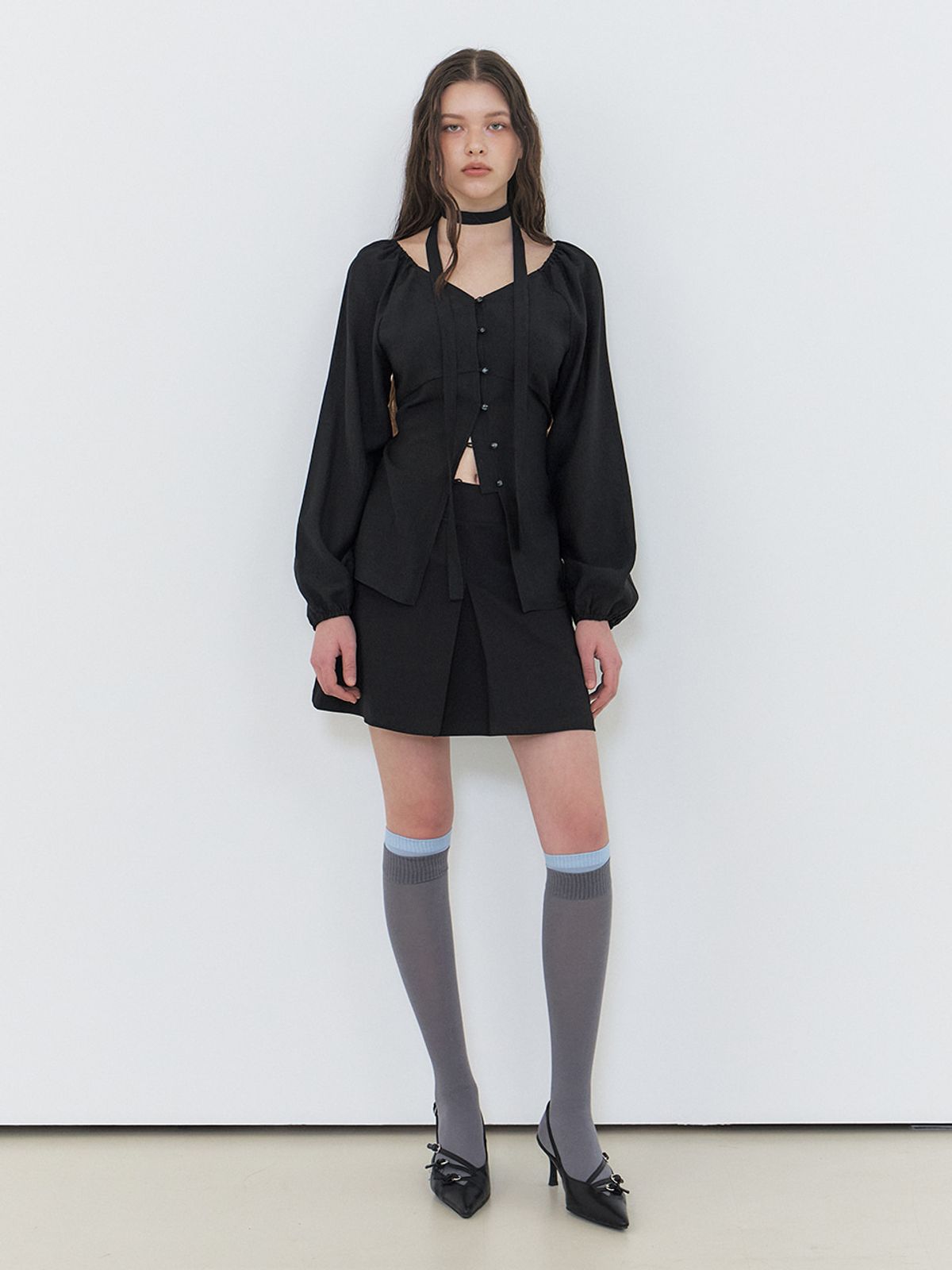 에트몽(ETMON) Inverted Pleats Mini Skirt, Black