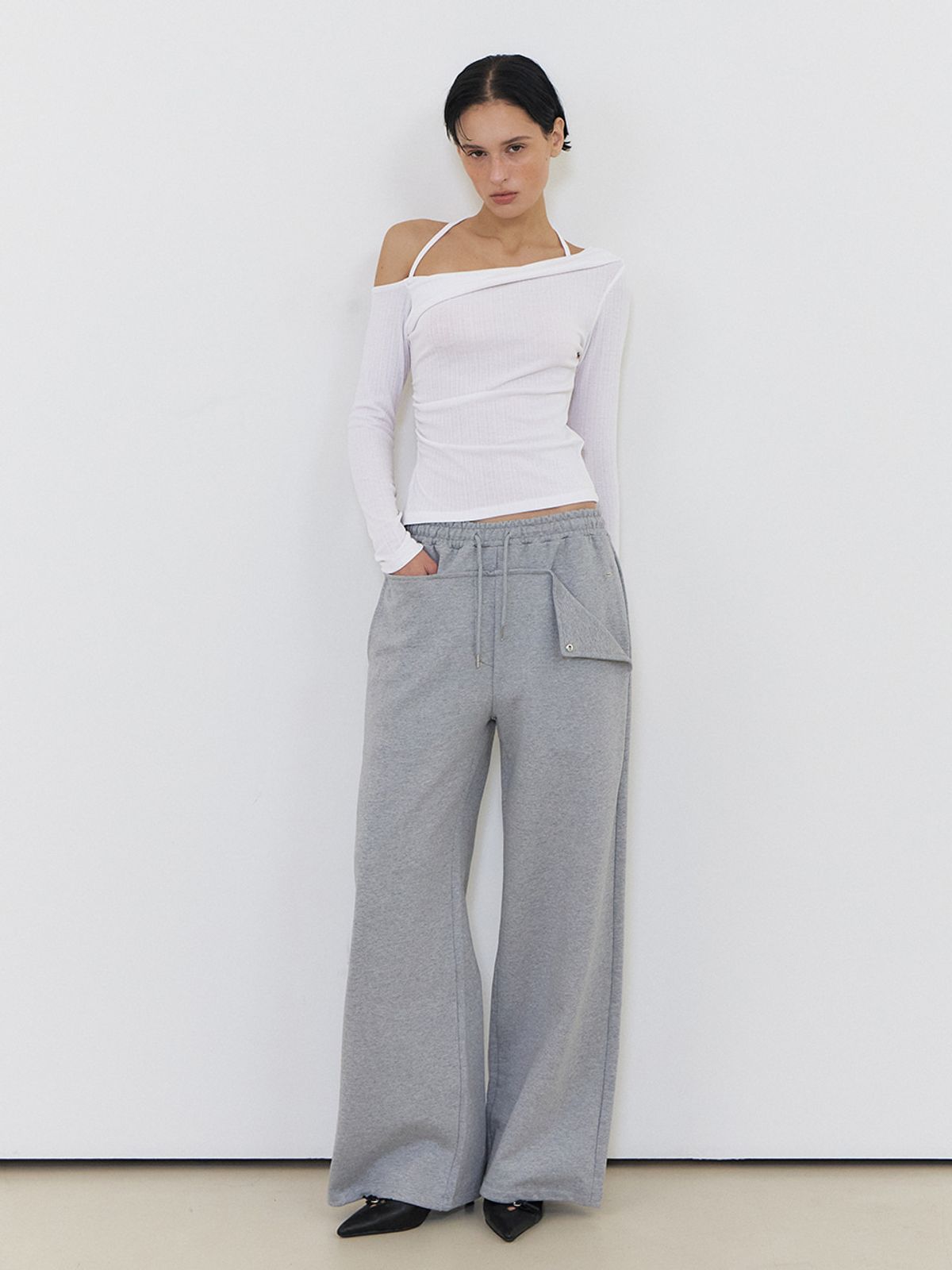 에트몽(ETMON) Twisted Halter T-Shirt, Ivory