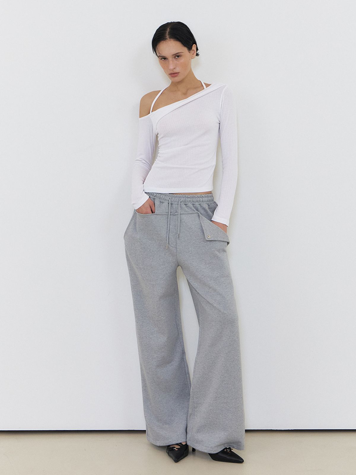 에트몽(ETMON) Twisted Halter T-Shirt, Ivory