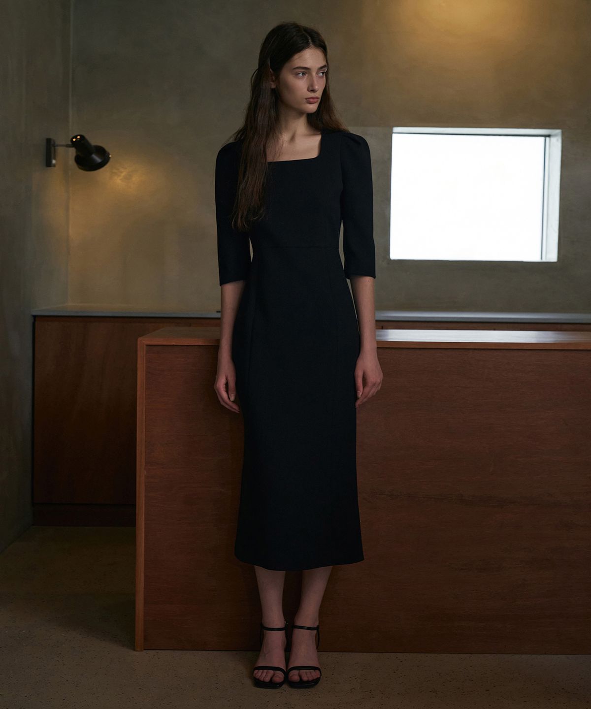 라메레이(LAMEREI) Square Scoop Neck Dress[LMBFCO23DR809]-Black