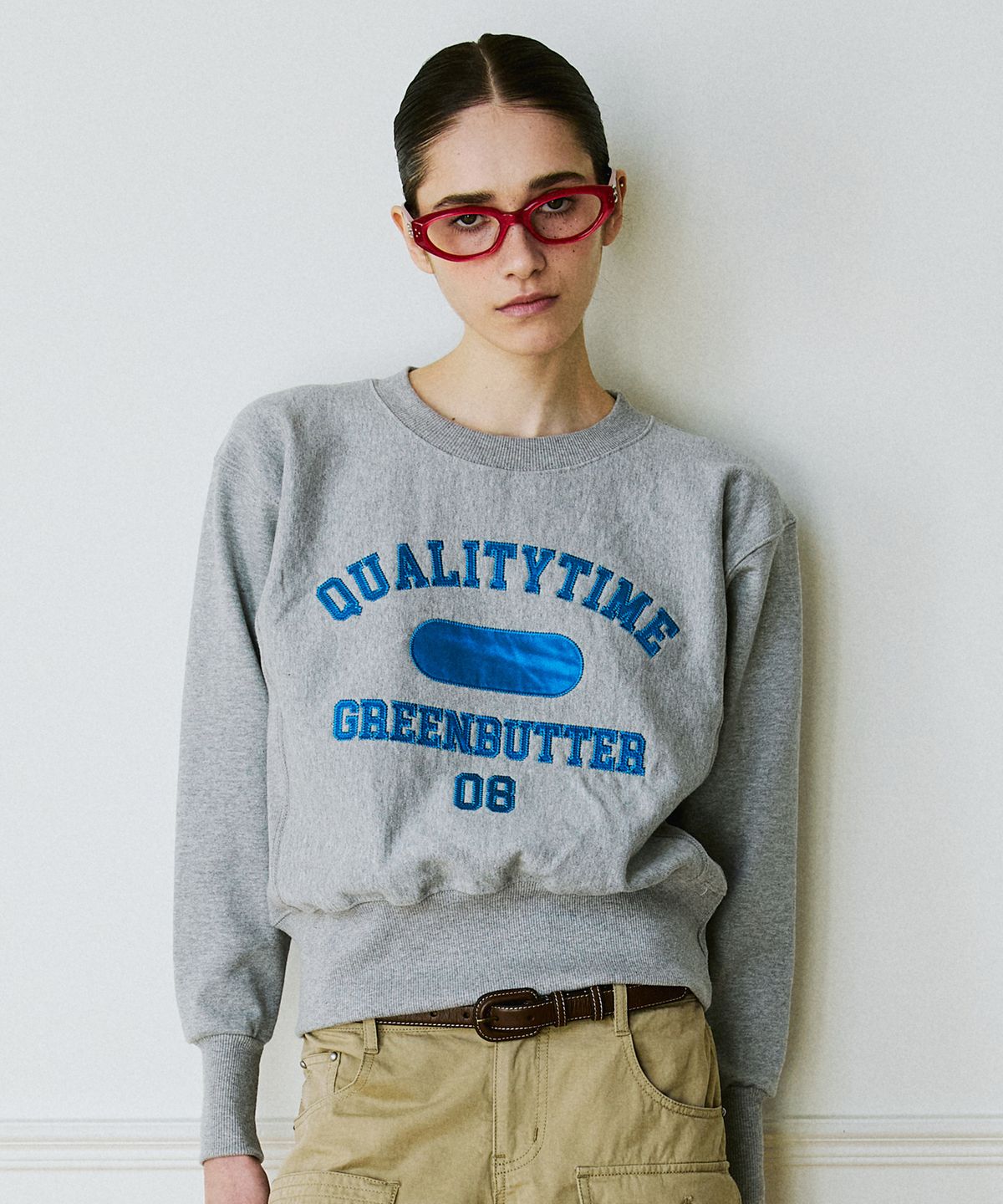 그린버터(GREENBUTTER) Patch Crop Sweatshirt (D/Melange)