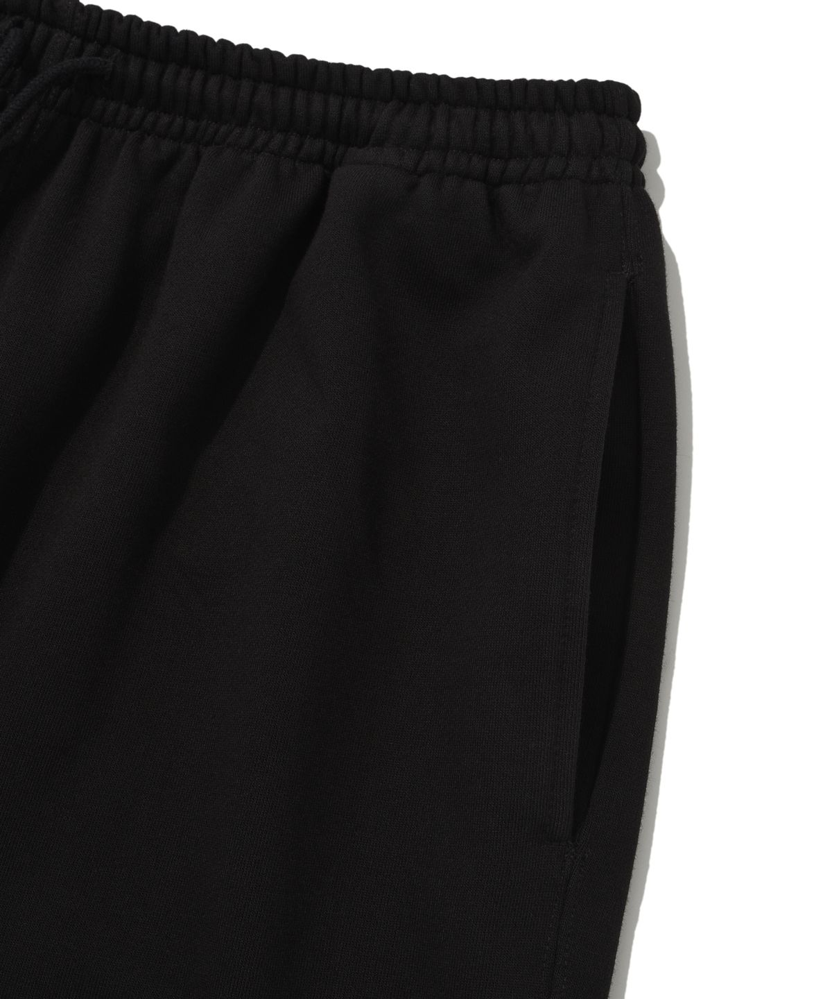 리트리버클럽(RETRIEVER CLUB) CUT OUT SWEAT PANTS [BLACK]