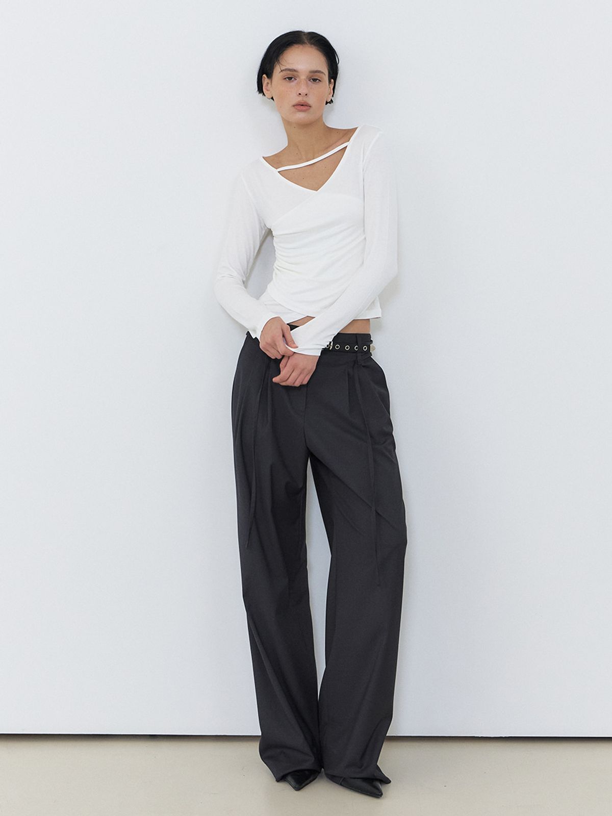 에트몽(ETMON) Unbalance Strap T-Shirt, Ivory