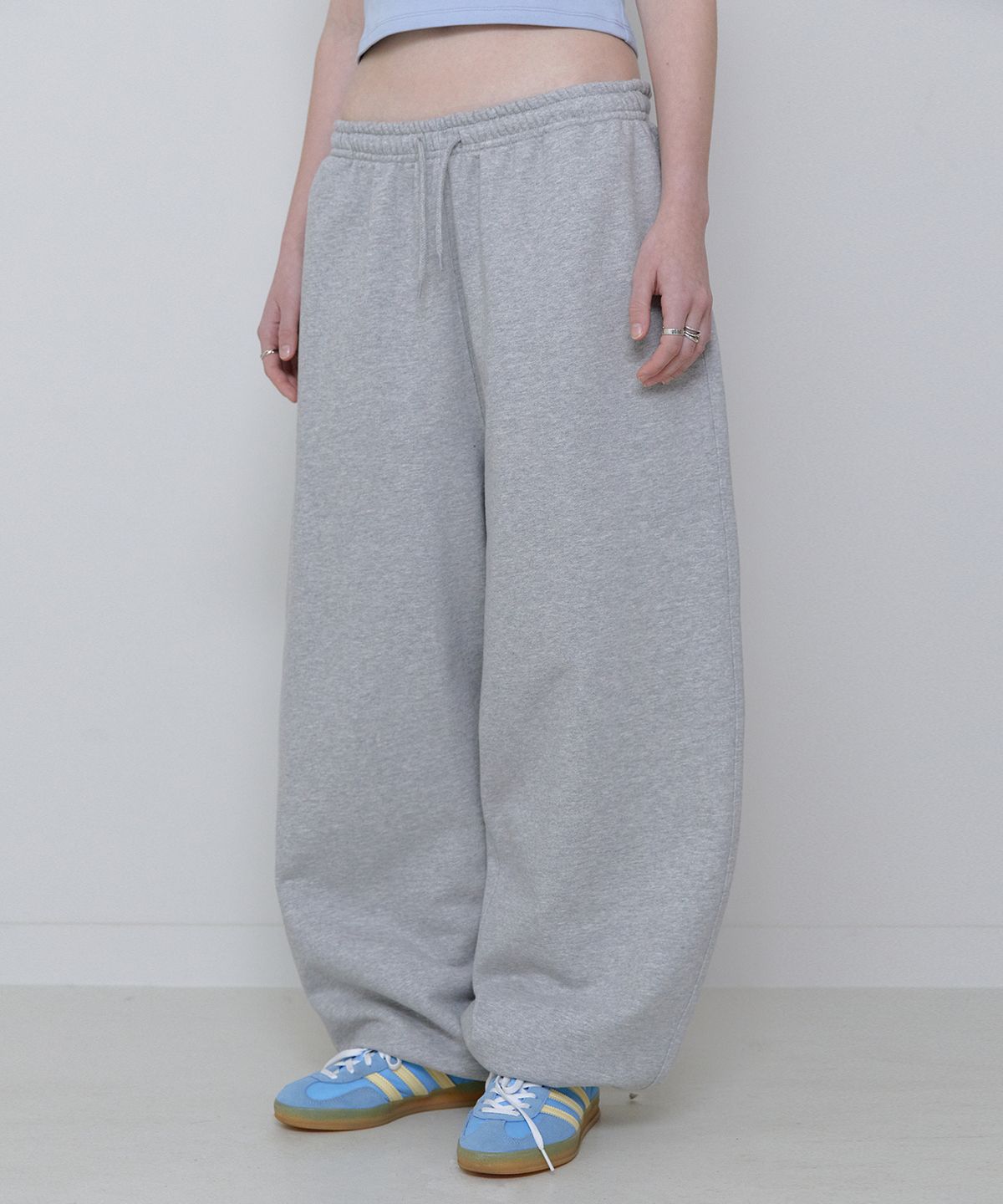 리트리버클럽(RETRIEVER CLUB) CUT OUT SWEAT PANTS [GRAY]