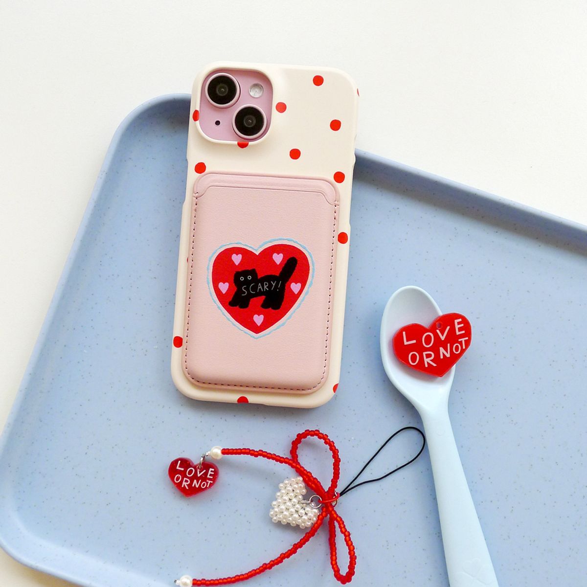 러브오낫(LOVE OR NOT) 맥세이프/하드_Red Balls-Ivory Magsafe/Hard Phonecase