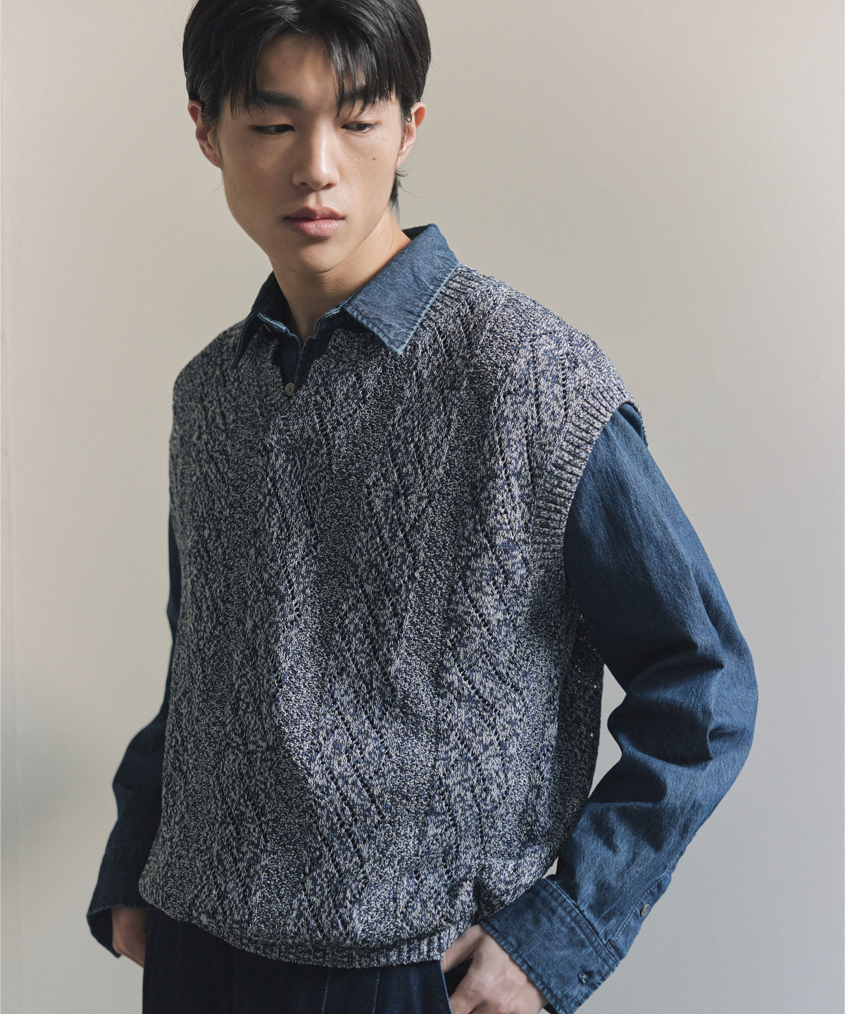 넌블랭크(NONBLANK) 크로쉐 베스트_NAVY