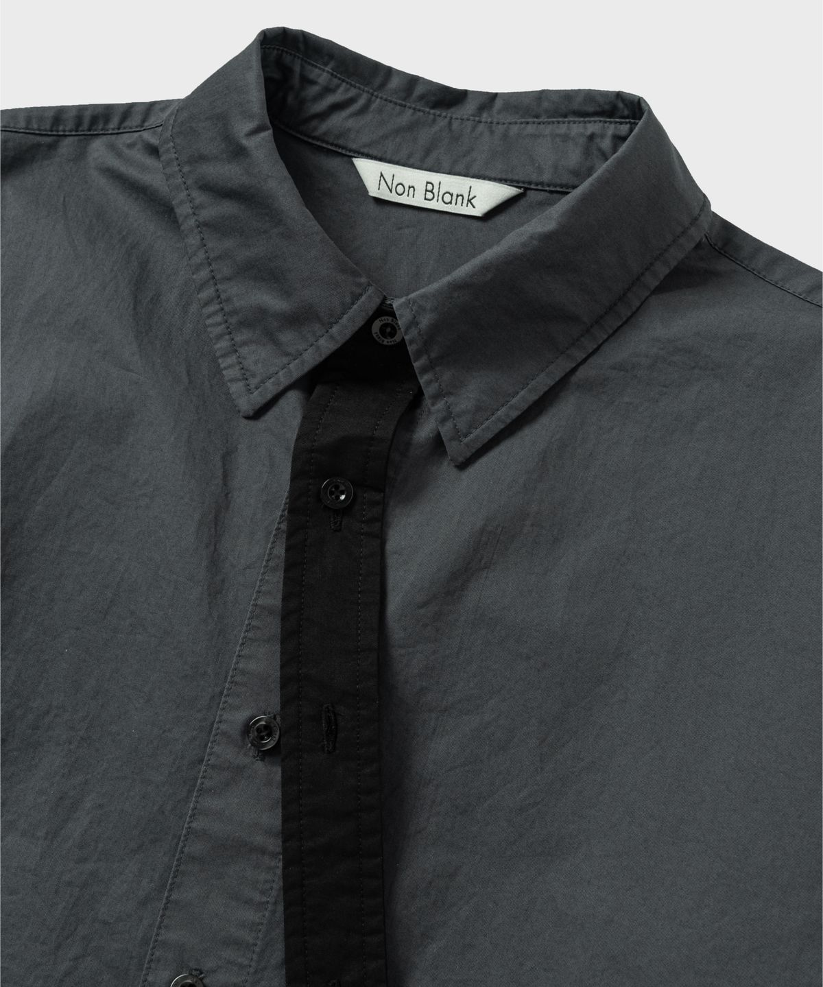 넌블랭크(NONBLANK) COTTON DRILL LS 셔츠_DARK GREY