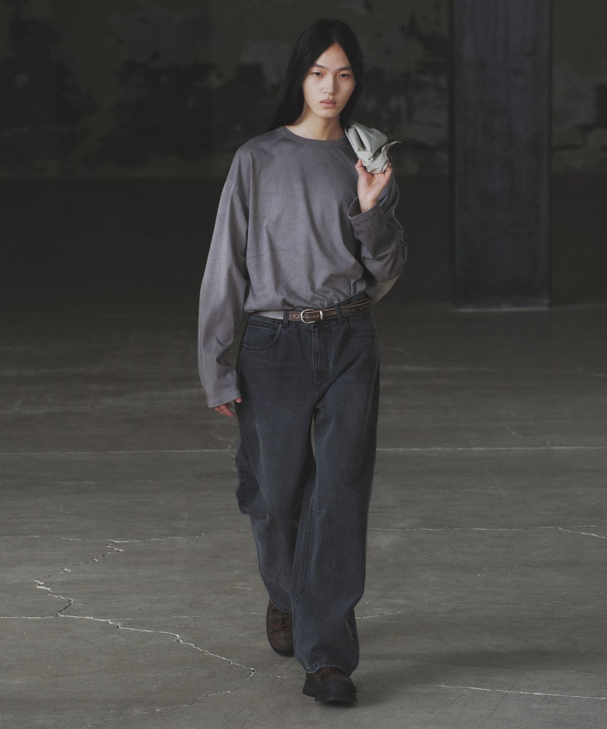 인사일런스(INSILENCE) 페이드 워시드 롱슬리브 GREY