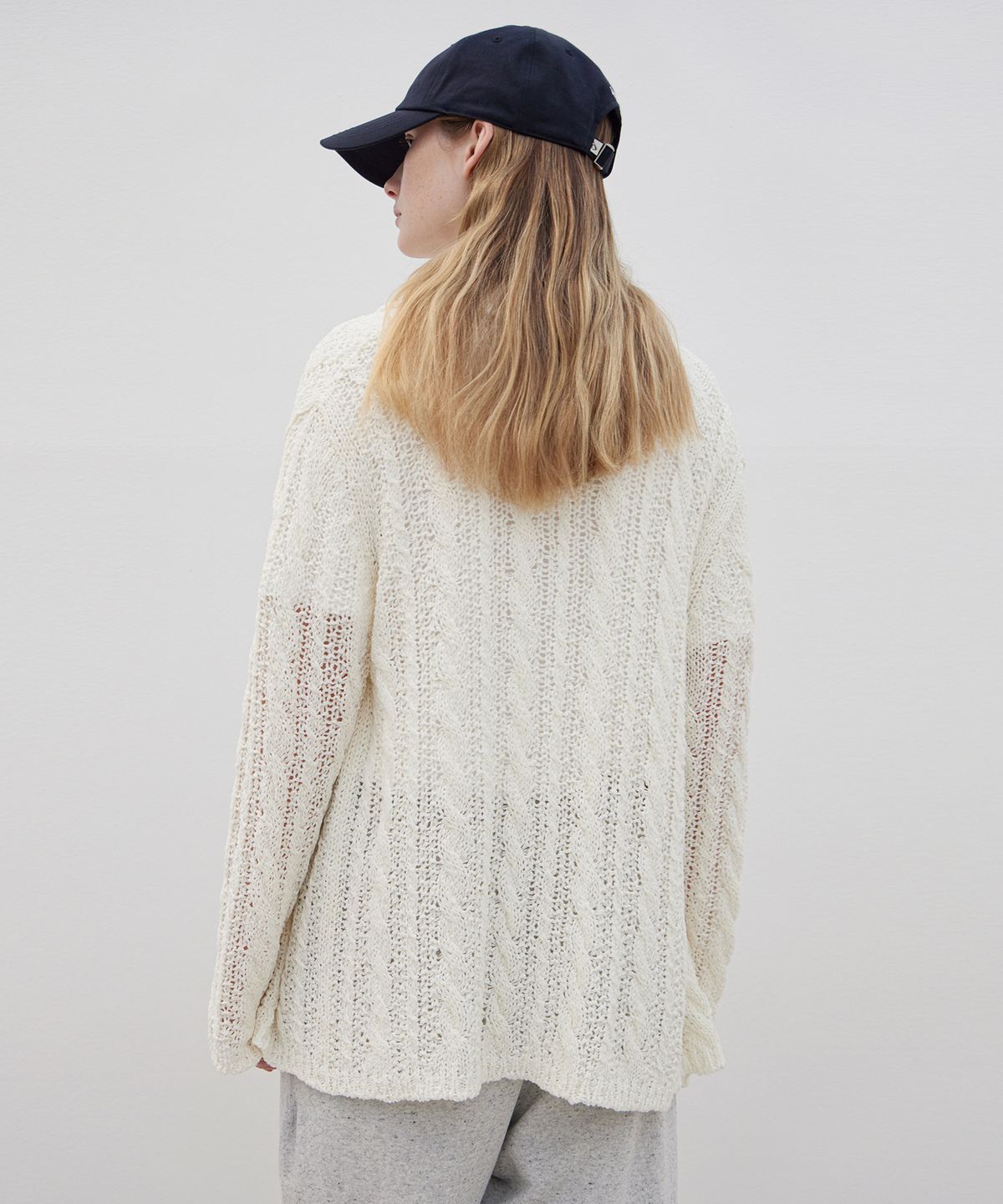 르바(LEVAR) Loose Cable Knit Cardigan - Off White