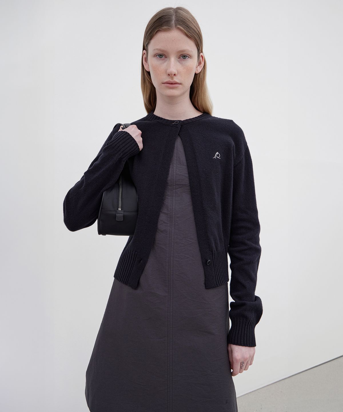 르바(LEVAR) Two-Button Round Knit Cardigan - Black