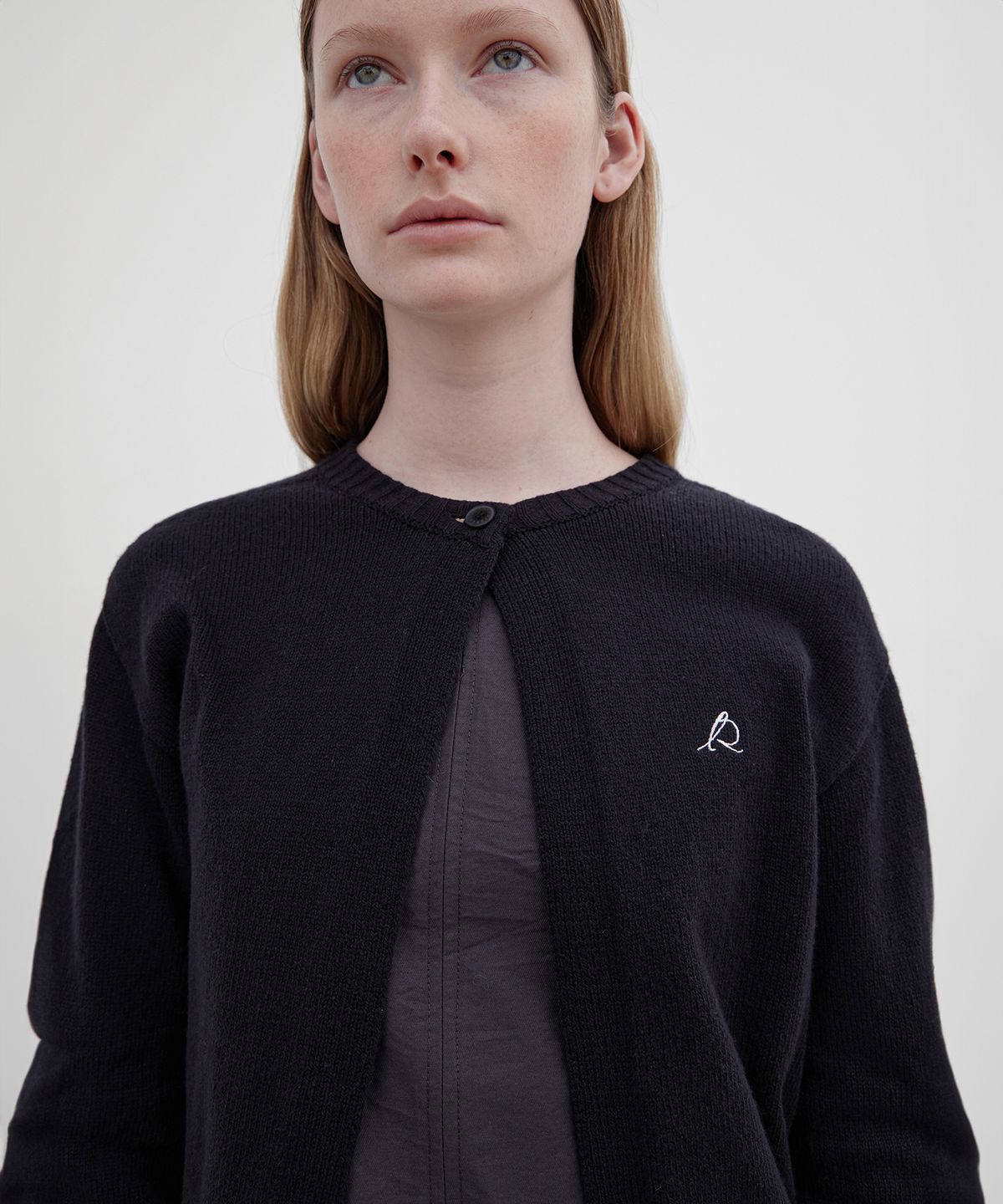 르바(LEVAR) Two-Button Round Knit Cardigan - Black