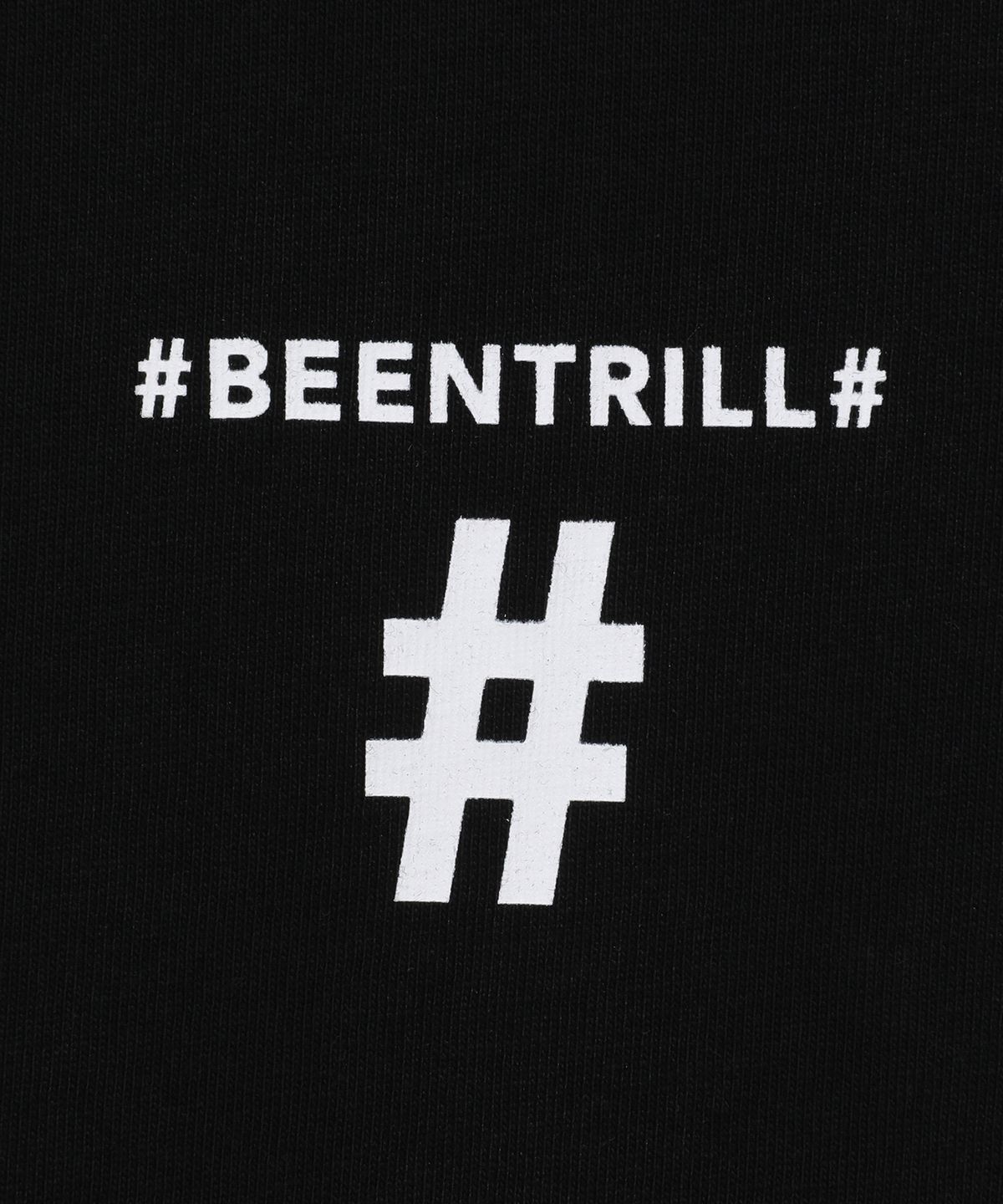 빈트릴 뉴욕(BEENTRILL NEWYORK) 우먼즈 옐로우 테이핑 해시태그 티셔츠(블랙)