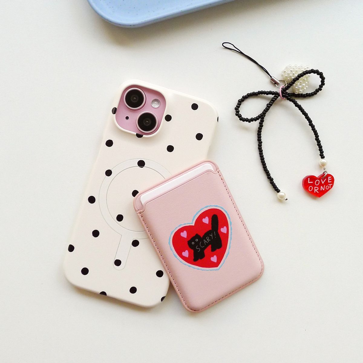 러브오낫(LOVE OR NOT) 맥세이프/하드_Black Balls-Ivory Magsafe/Hard Phonecase