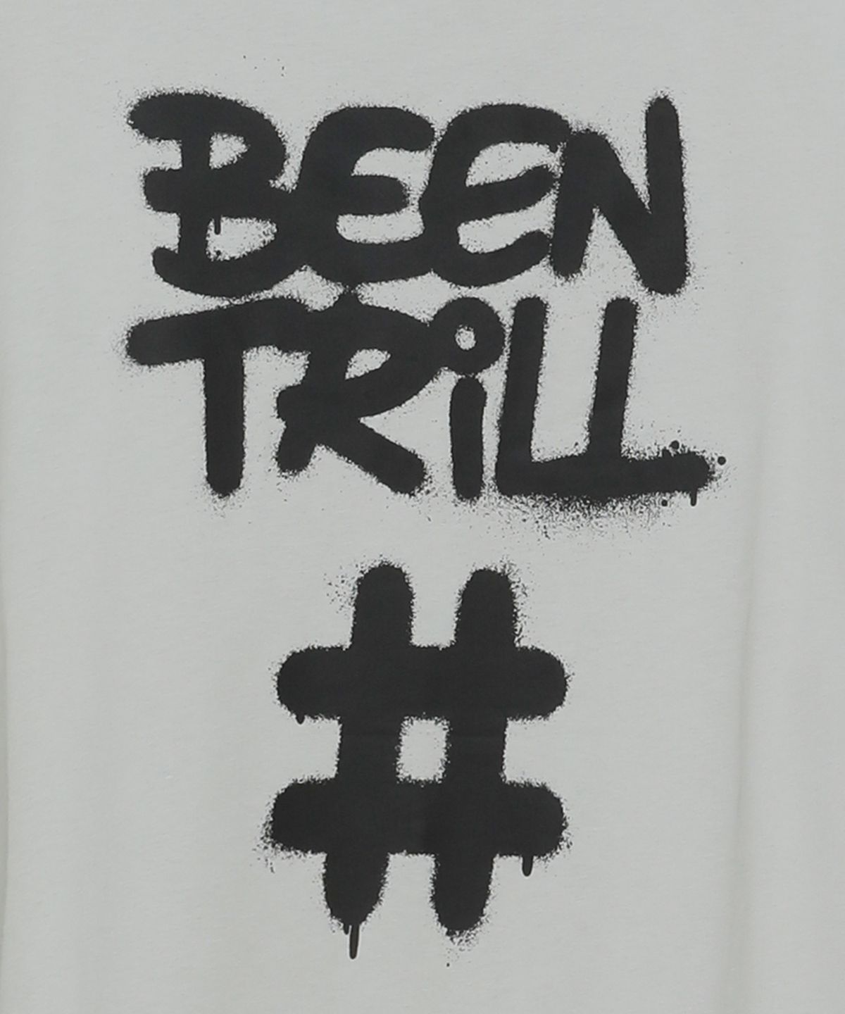 빈트릴(BEENTRILL) 스프레이 해시태그 티셔츠(라이트 그레이)