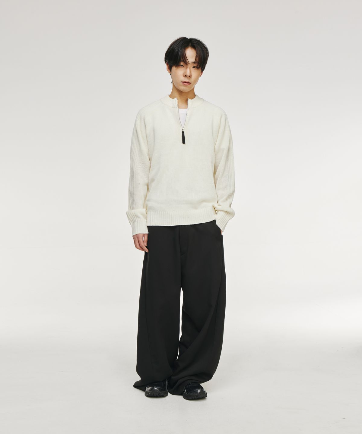 시그니처(SIGNATURE) 멀티턱 와이드 슬랙스[블랙]
