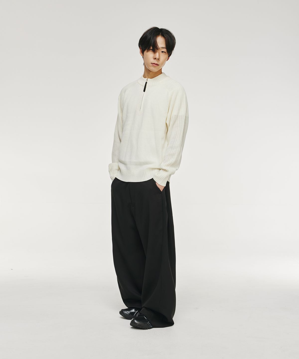 시그니처(SIGNATURE) 멀티턱 와이드 슬랙스[블랙]