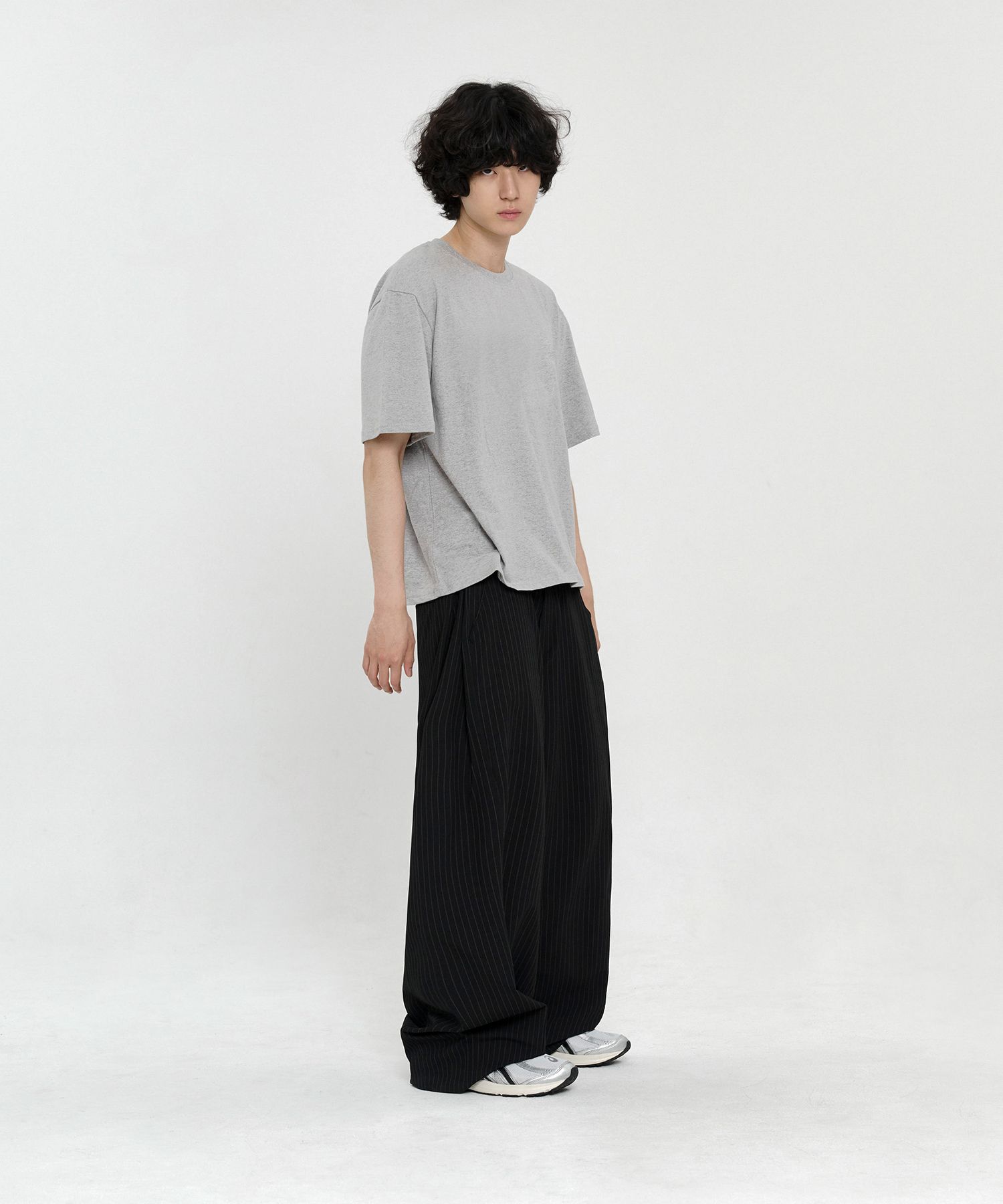 パンツ SIGNATURE Multi-tuck wide slacks black stripe 25SS2MTS-002 SIGNATURE Multi-tuck wide slacks black stripe 25SS2MTS-002