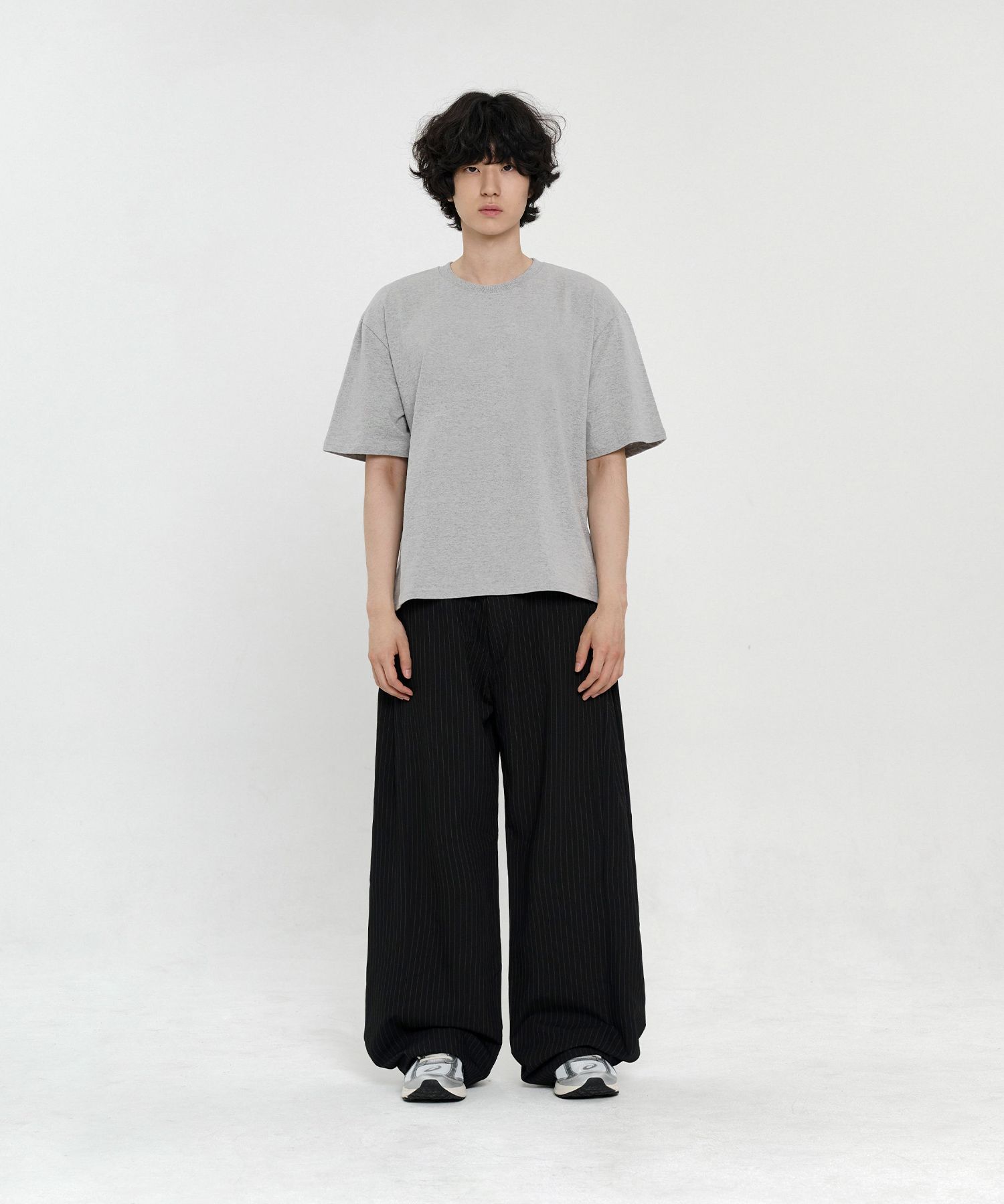 パンツ SIGNATURE Multi-tuck wide slacks gray stripe 25SS2MTS-003 MUSINSA | SIGNATURE Multi-tuck wide slacks [black stripe]