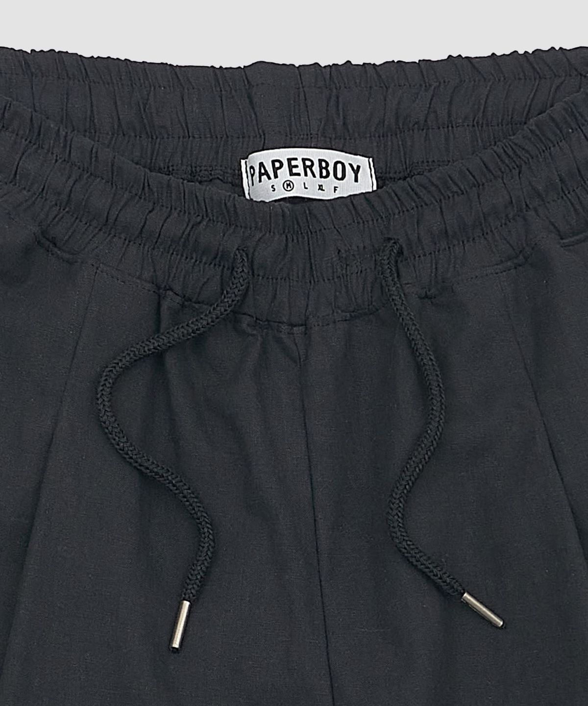 페이퍼보이(PAPERBOY) 린넨 바이오 핀턱 하프팬츠-블랙