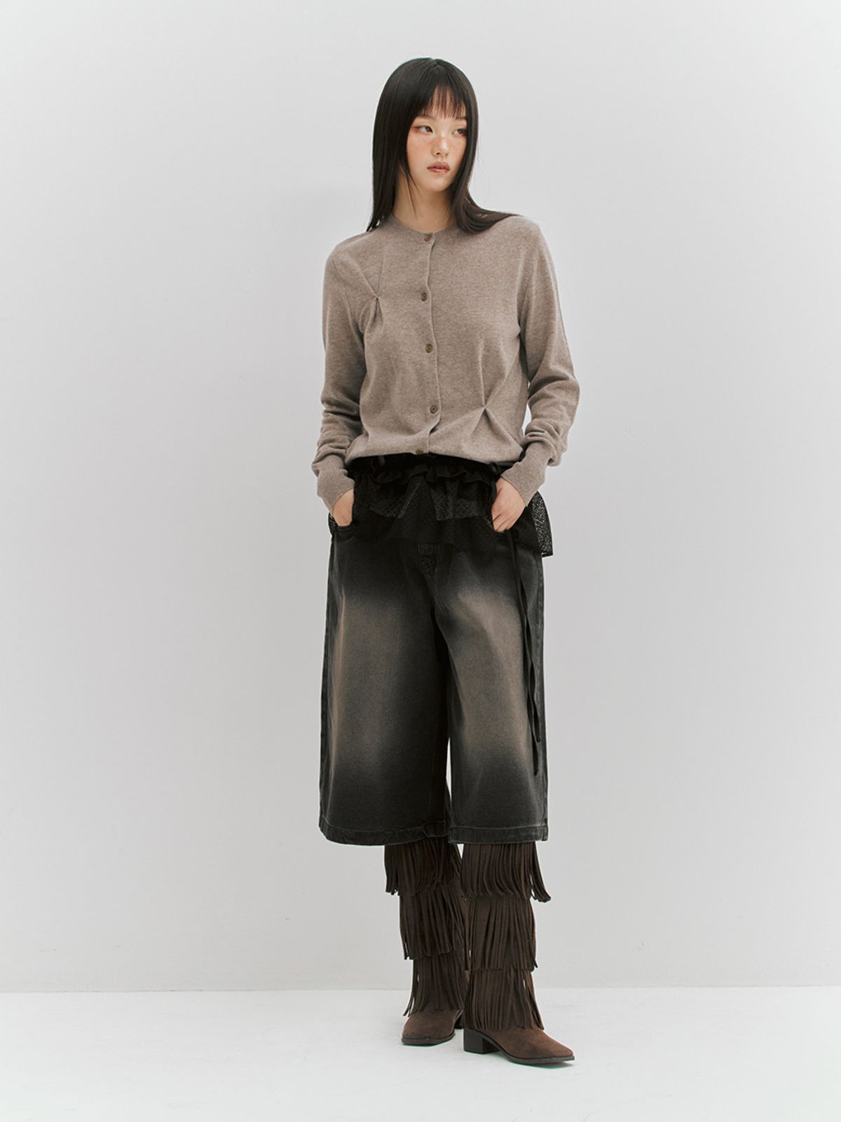 민더리(MEENDERI) PINCHED SLIT KNIT CARDIGAN - BEIGE