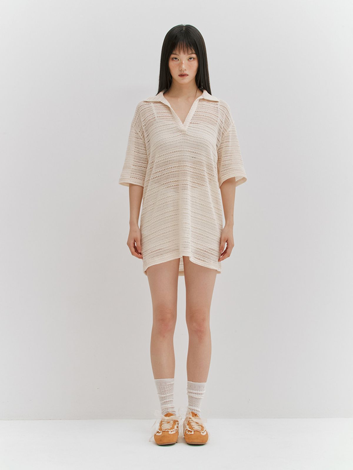 민더리(MEENDERI) STRIPE OPEN COLLARED T-SHIRT - IVORY