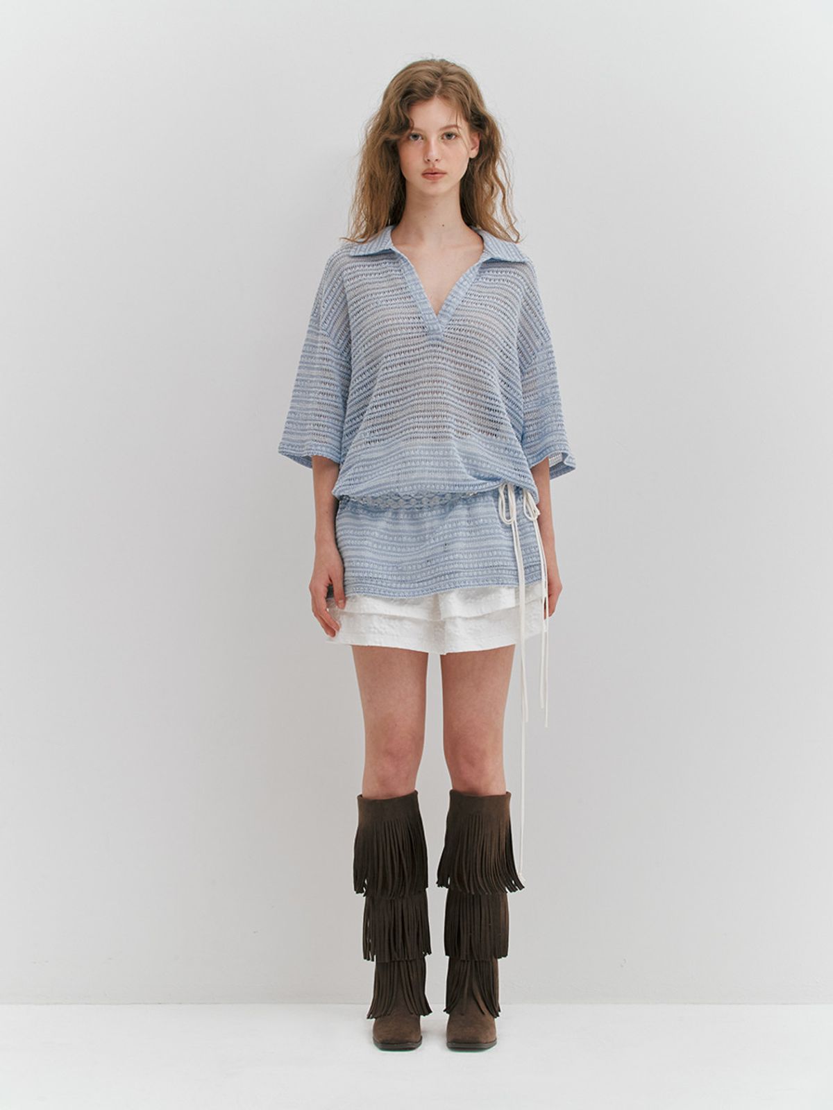 민더리(MEENDERI) STRIPE OPEN COLLARED T-SHIRT - SKY BLUE