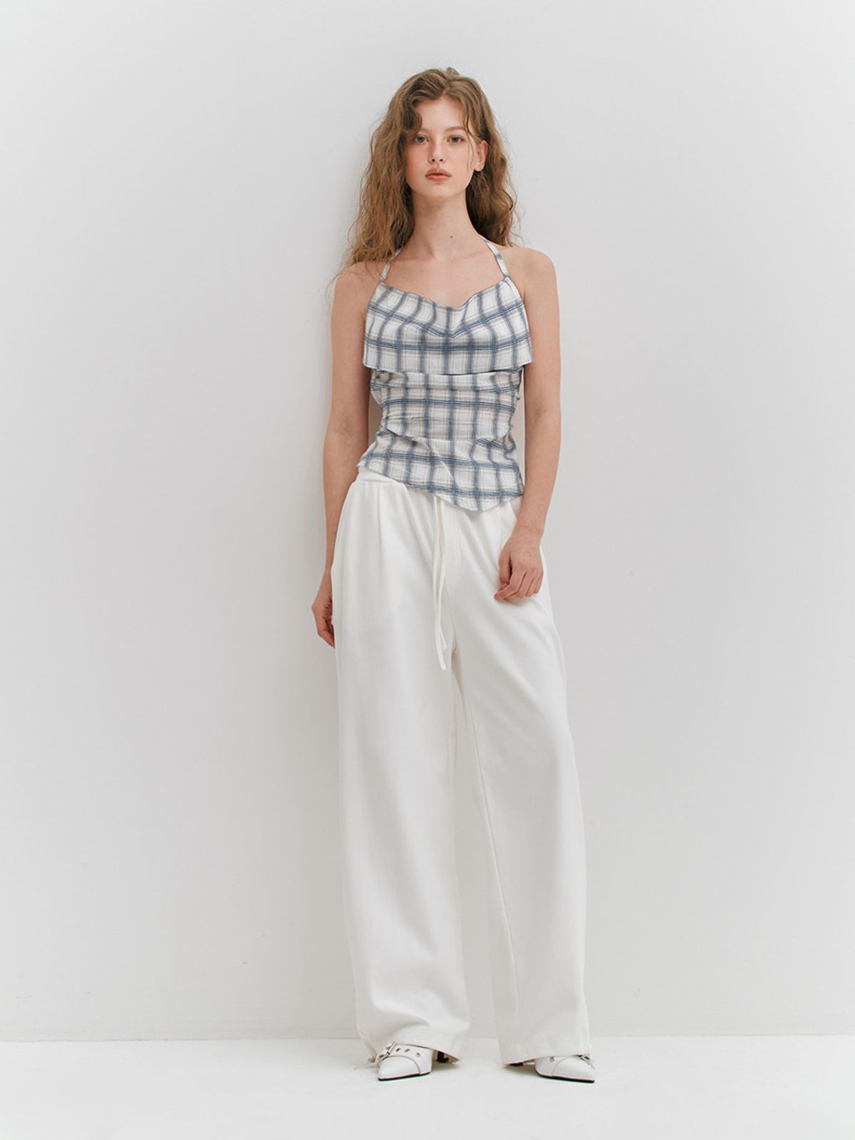 민더리(MEENDERI) CHECK HALTER TIED TOP - WHITE