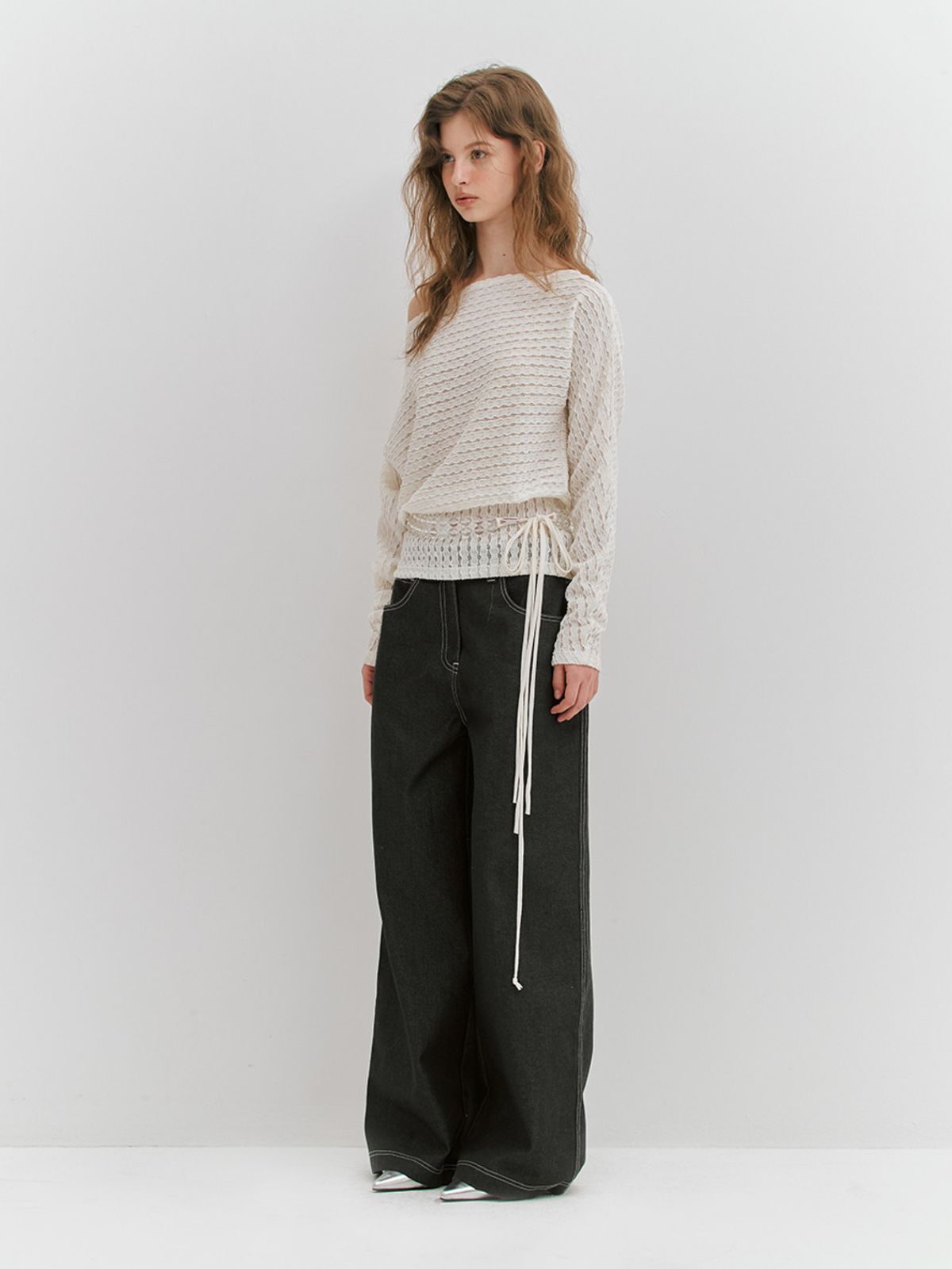 민더리(MEENDERI) WAVE JACQUARD OFF-SHOULDER TOP - IVORY
