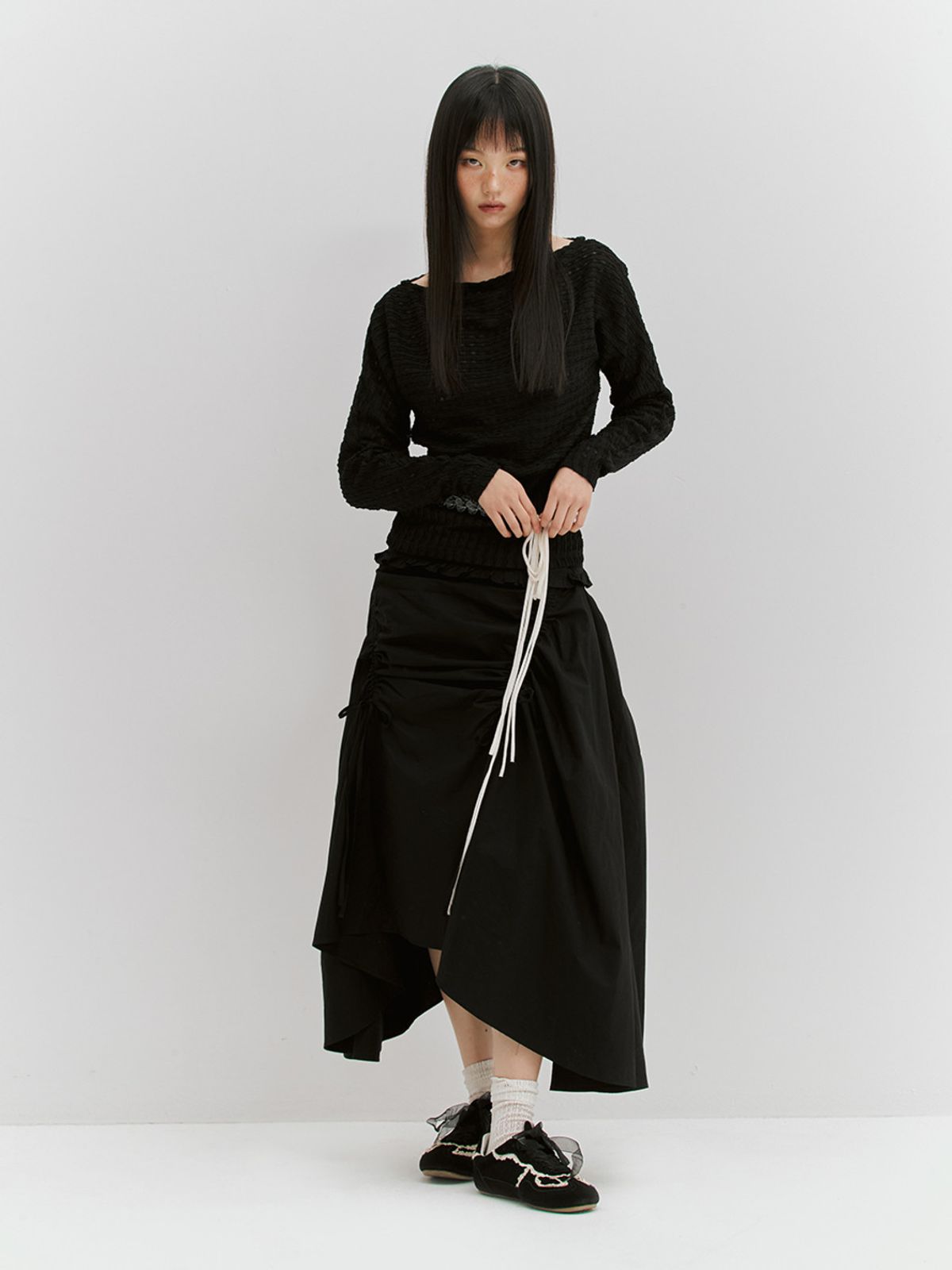민더리(MEENDERI) WAVE JACQUARD OFF-SHOULDER TOP - BLACK
