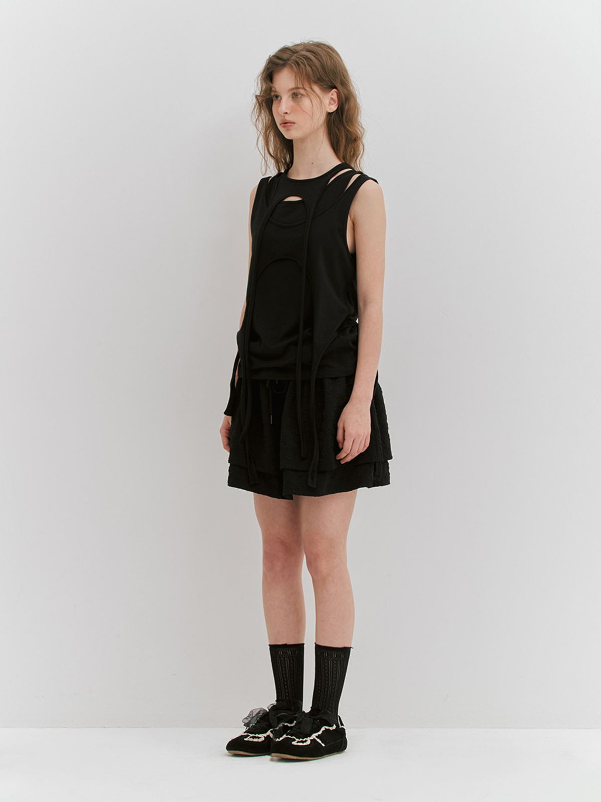 민더리(MEENDERI) FLOWER SHIRRING LAYERED SKIRT - BLACK