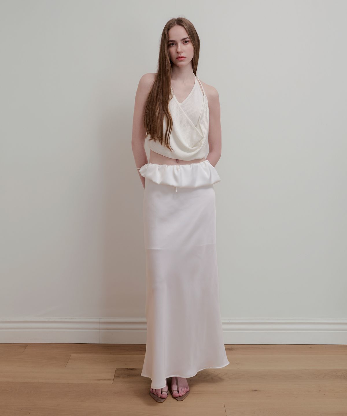 아옵트(AOPT) BALLOON DETAIL SATIN SKIRT - WHITE