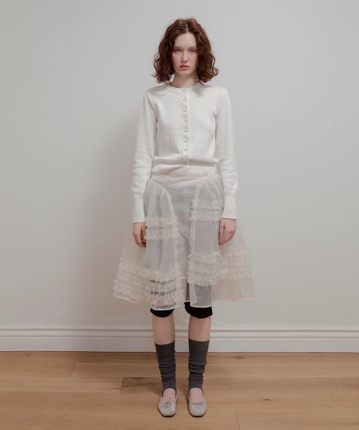 아옵트(AOPT) ORGANZA FRILL LAYERED SKIRT - CREAM