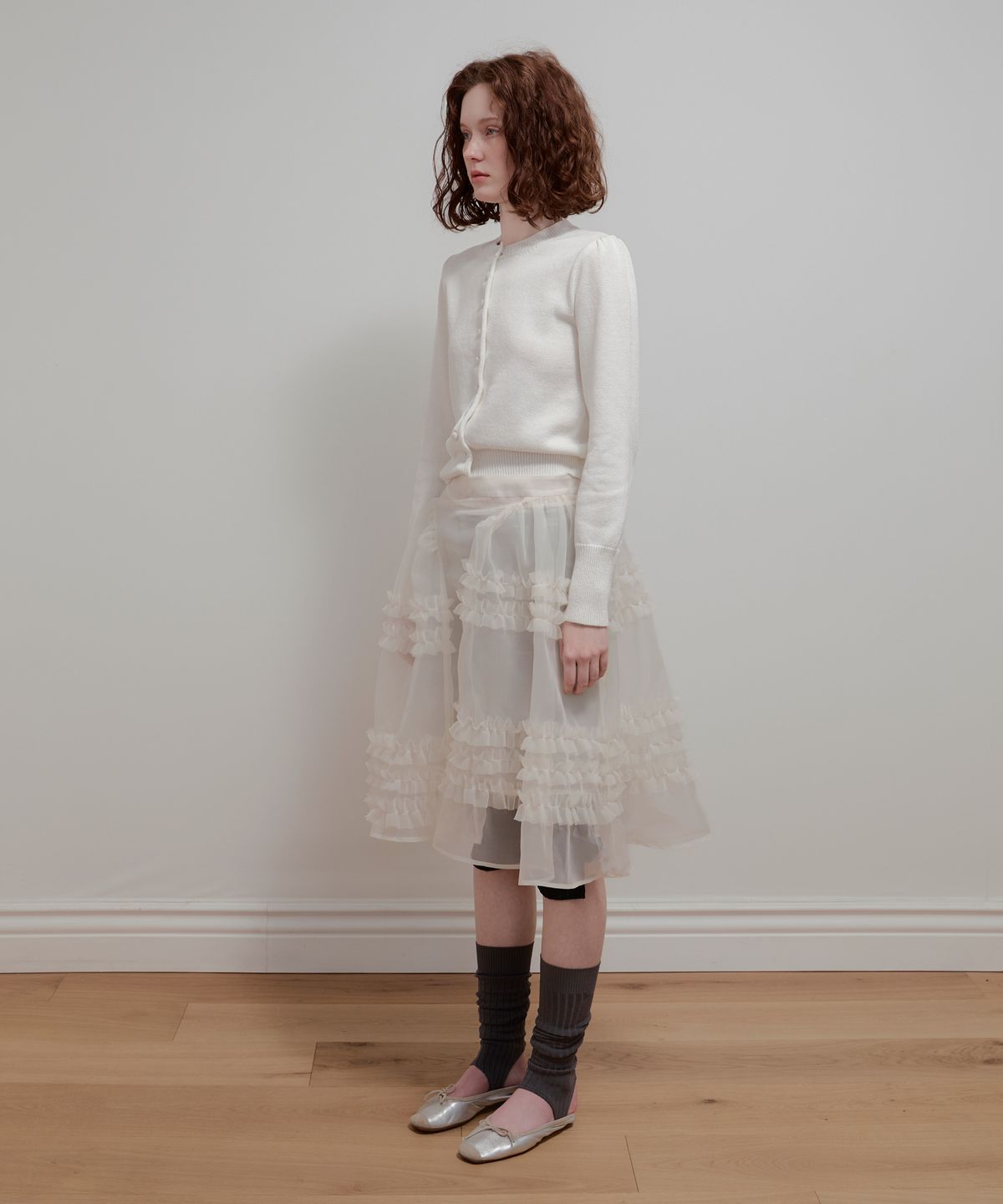 아옵트(AOPT) ORGANZA FRILL LAYERED SKIRT - CREAM