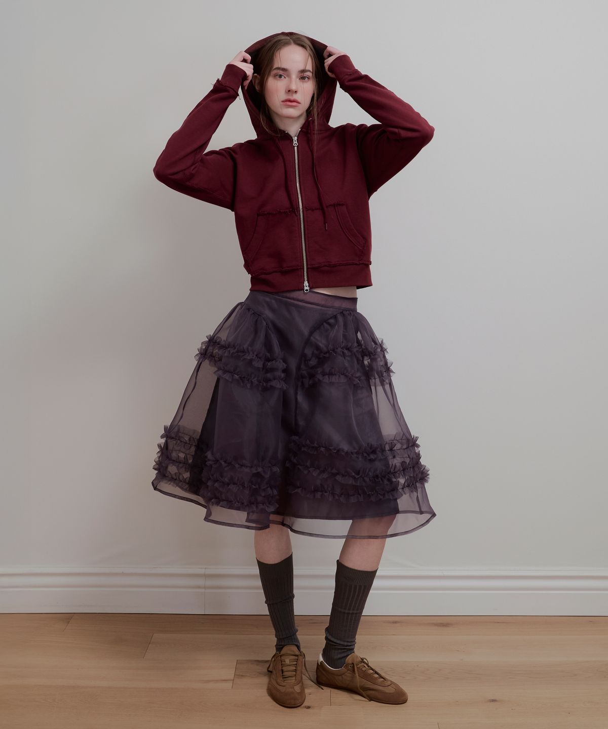 아옵트(AOPT) ORGANZA FRILL LAYERED SKIRT - CHARCOAL