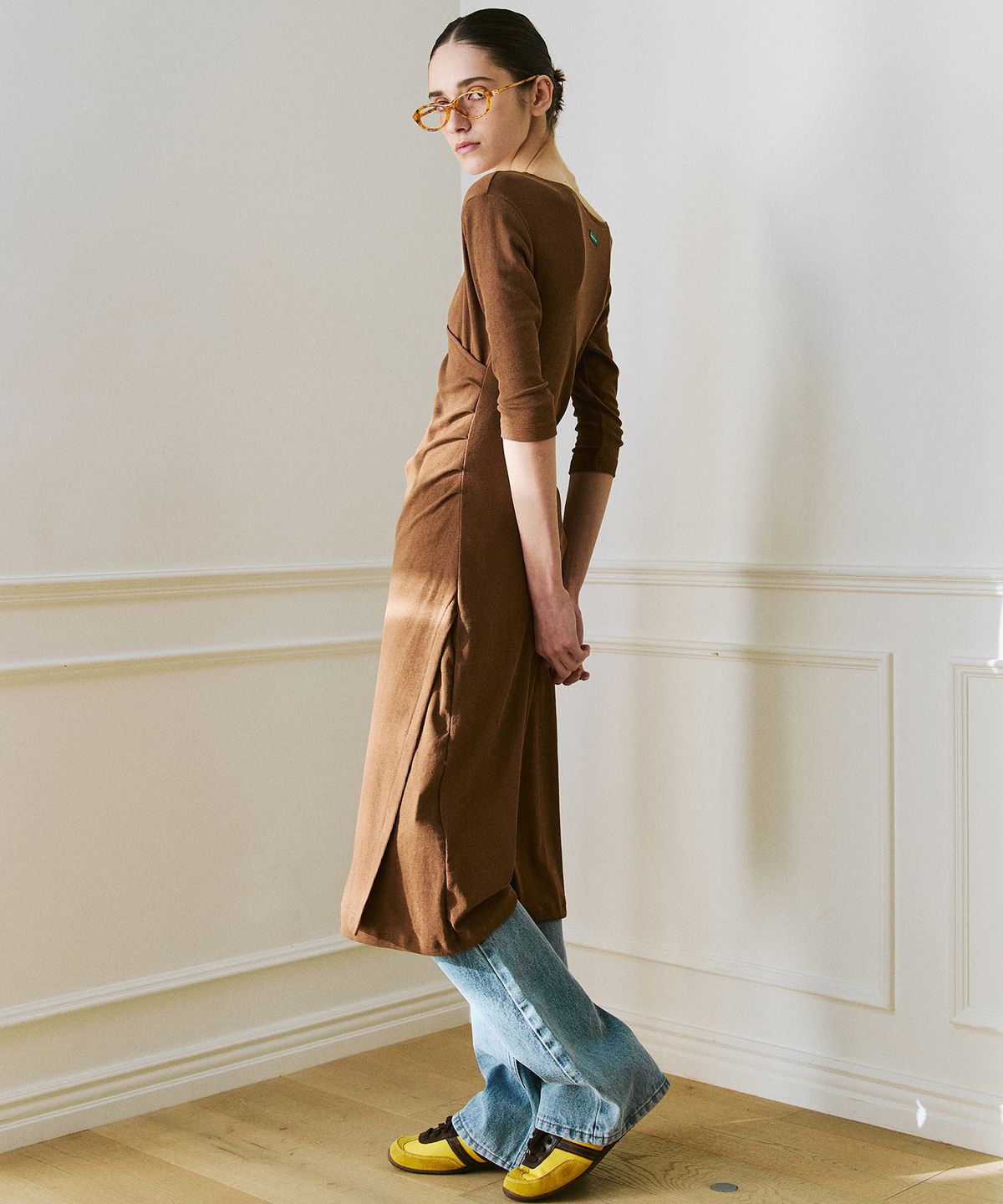 그린버터(GREENBUTTER) Shirring Wrap Dress (Brown)