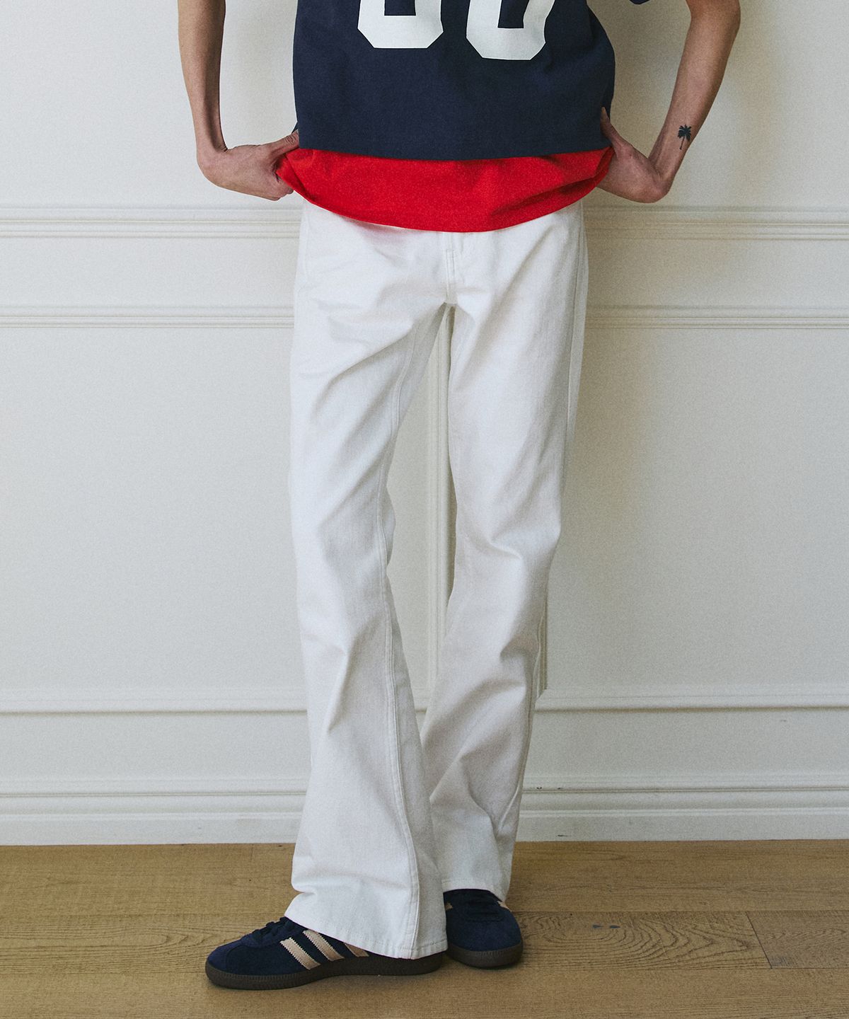 그린버터(GREENBUTTER) Boot-Cut Denim Pants (Ivory)