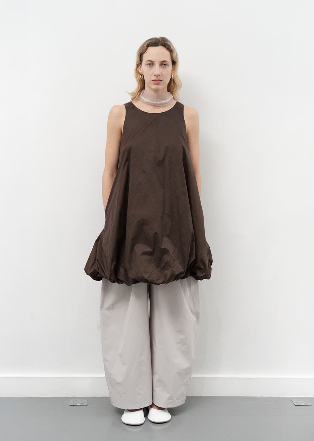 MUSINSA公式 | AMOMENTO THREE TUCK BANDING PANTS (2COLORS)