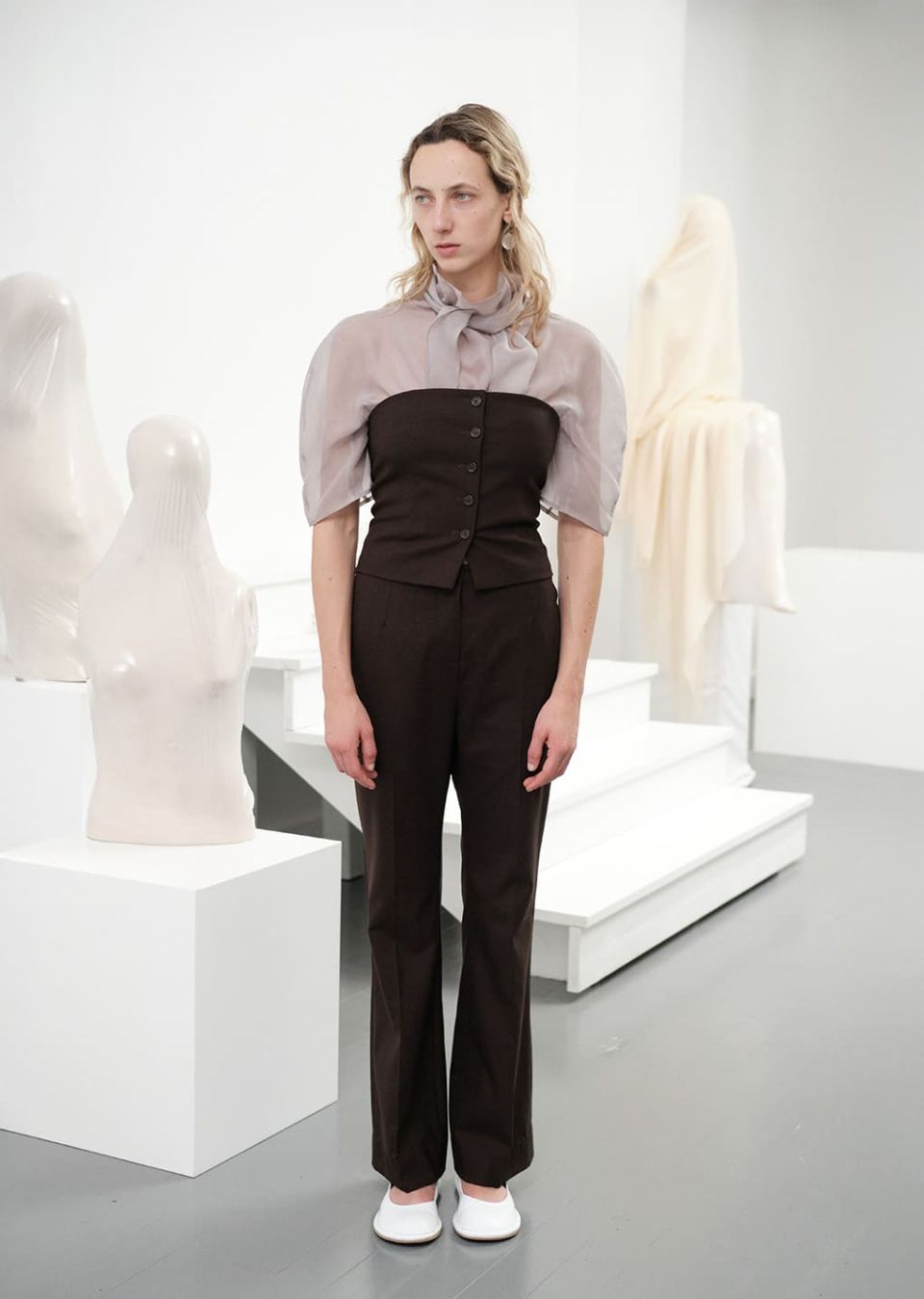 MUSINSA公式 | AMOMENTO KNOTTED COLLAR TOP (3COLORS)