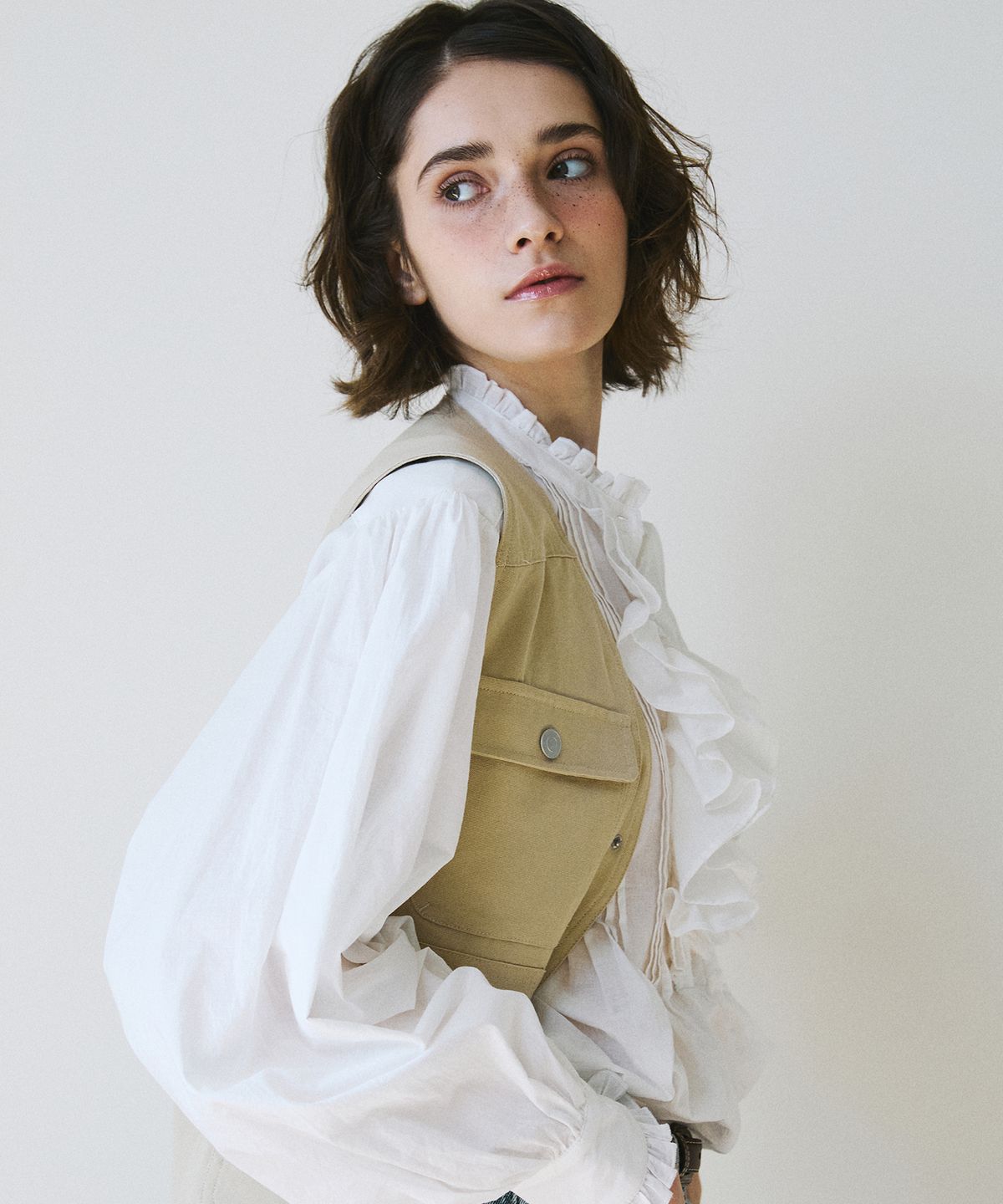 그린버터(GREENBUTTER) Cotton Pocket Vest (Beige)