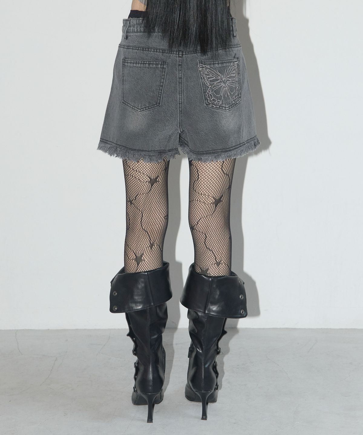 팬시클럽(FANCY CLUB) 빈티지 데님 숏 팬츠 (GRAY) FQD879
