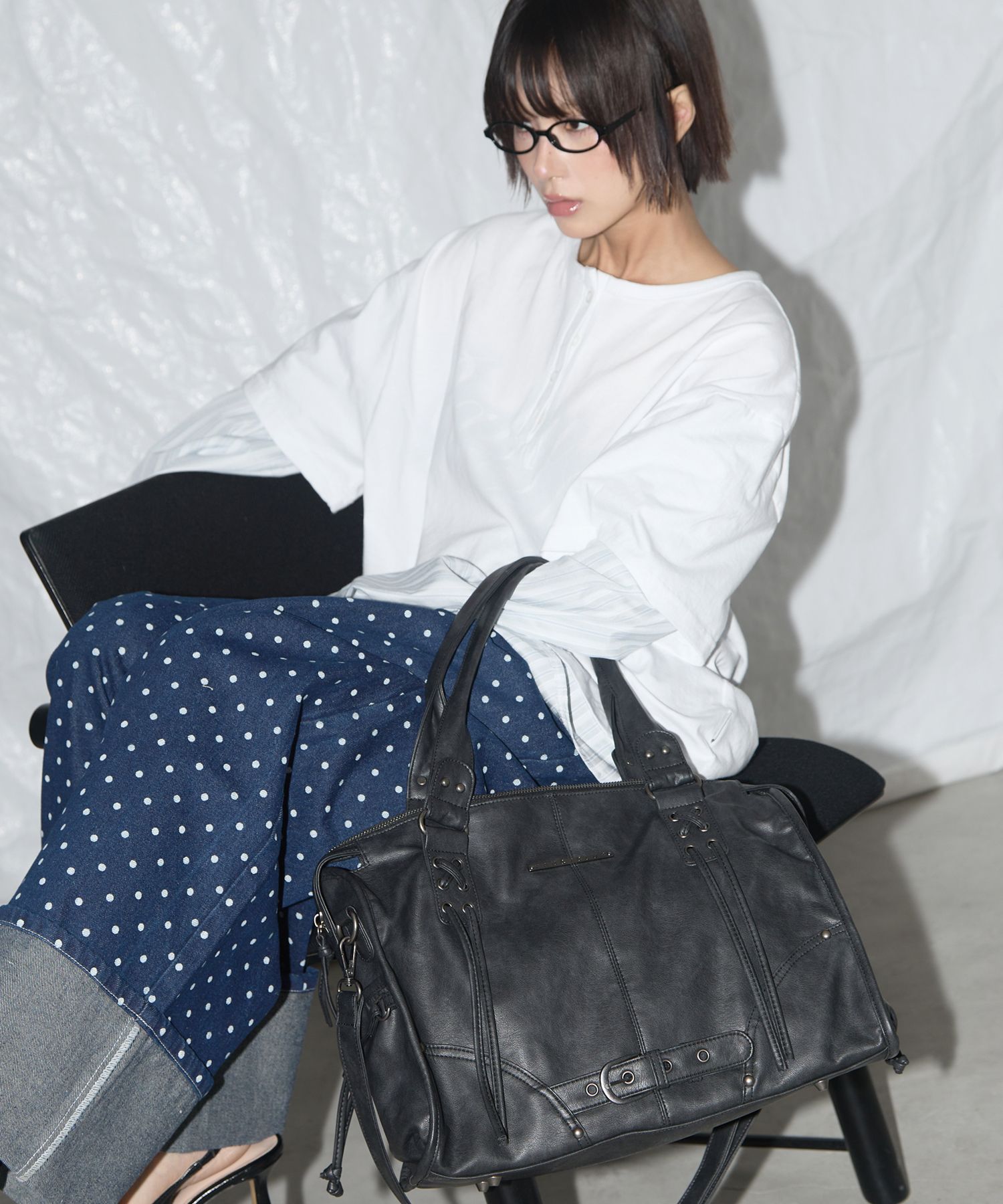 MUSINSA公式 | FANCY CLUB Belted Washed Leather Bag (BLACK